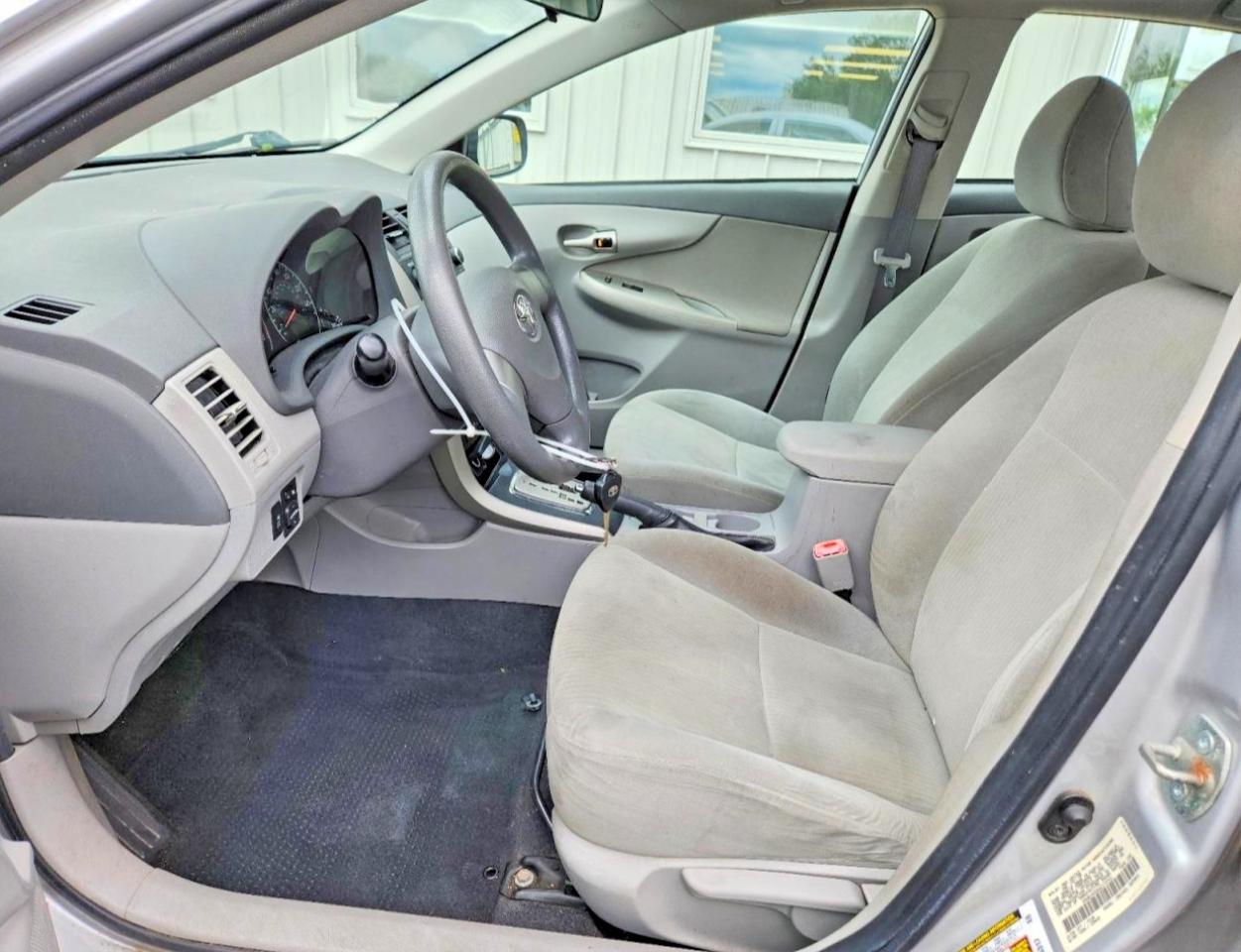 2010 Toyota Corolla Le Silver vin: 1NXBU4EE6AZ173701