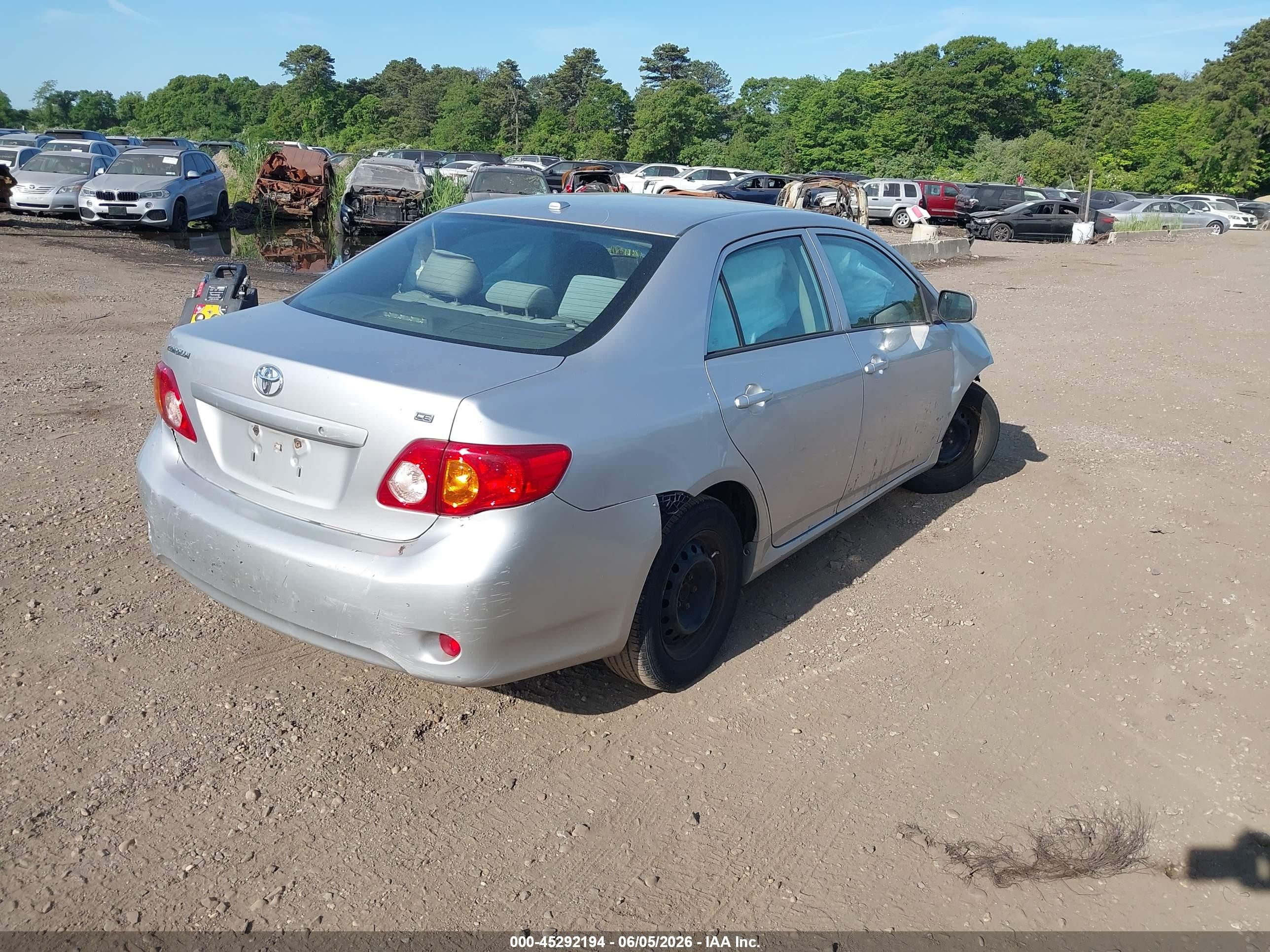 2010 Toyota Corolla Le Silver vin: 1NXBU4EE6AZ178526