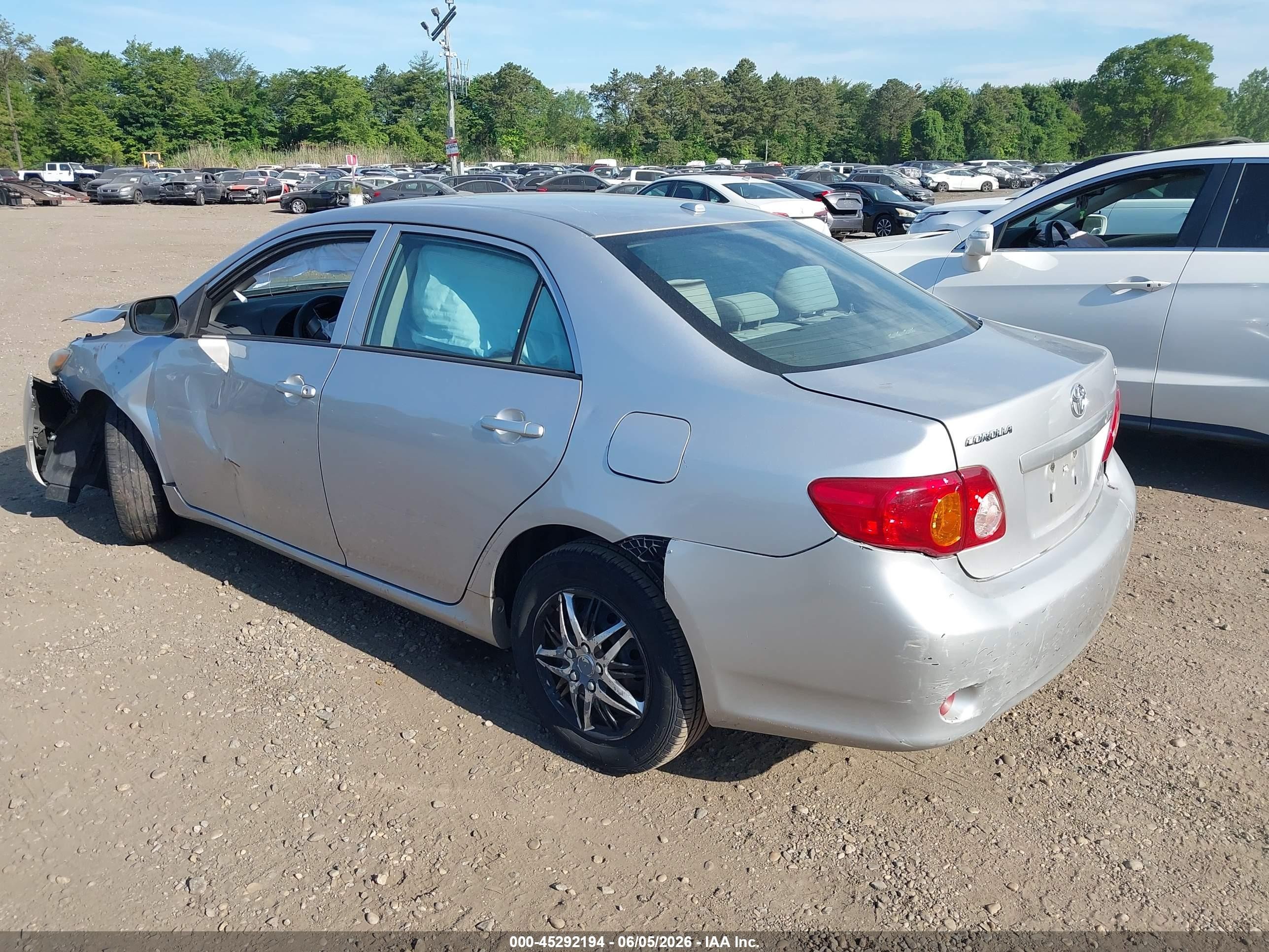 2010 Toyota Corolla Le Silver vin: 1NXBU4EE6AZ178526