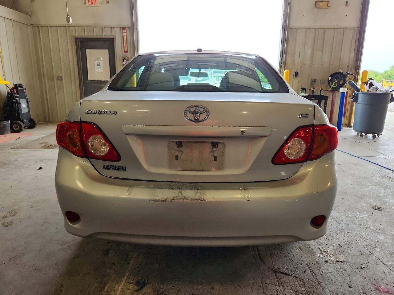2010 Toyota Corolla Le Silver vin: 1NXBU4EE6AZ180969