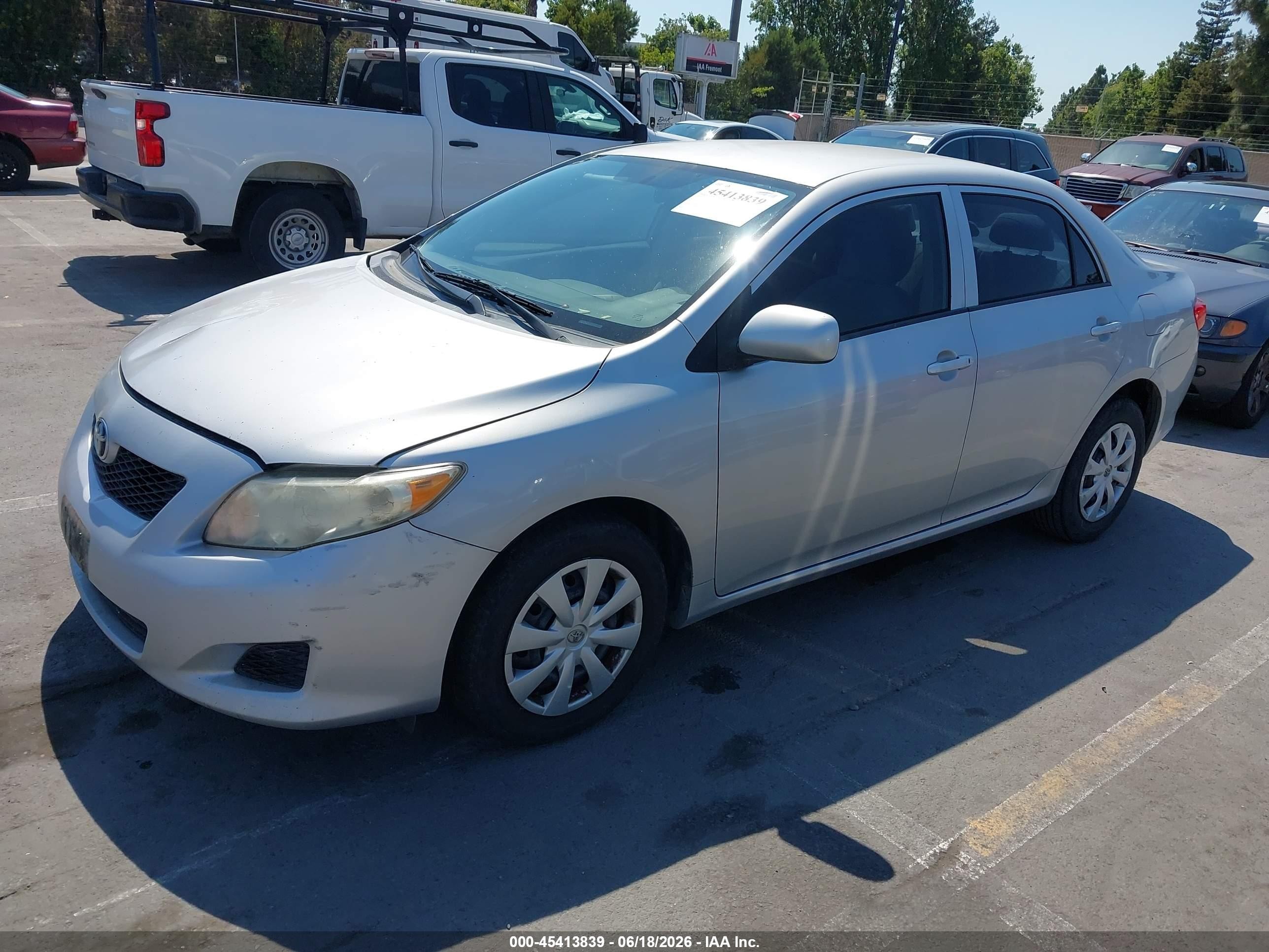 2010 Toyota Corolla Le Silver vin: 1NXBU4EE6AZ186805
