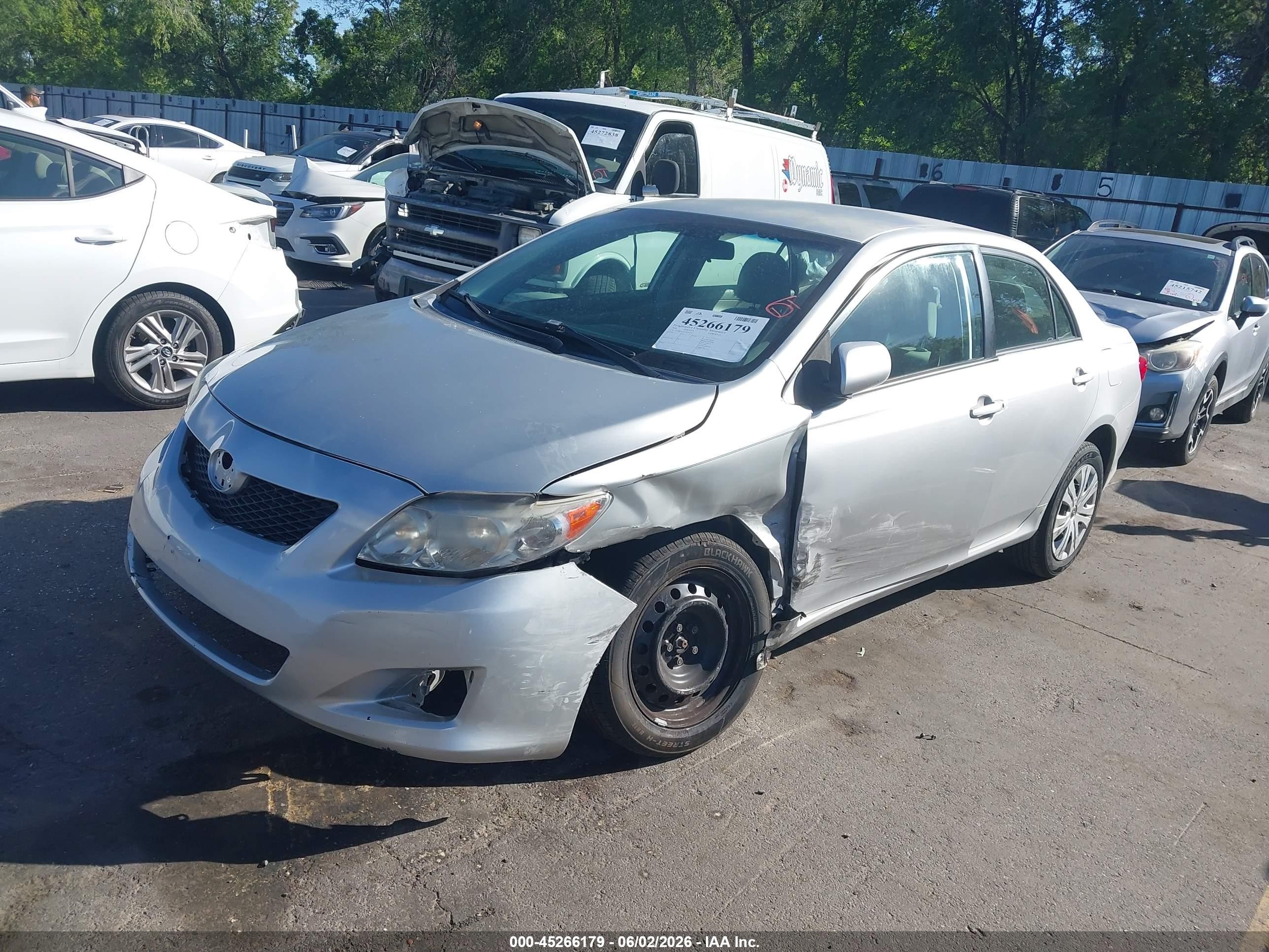 2010 Toyota Corolla Xle Серебряный vin: 1NXBU4EE6AZ195343