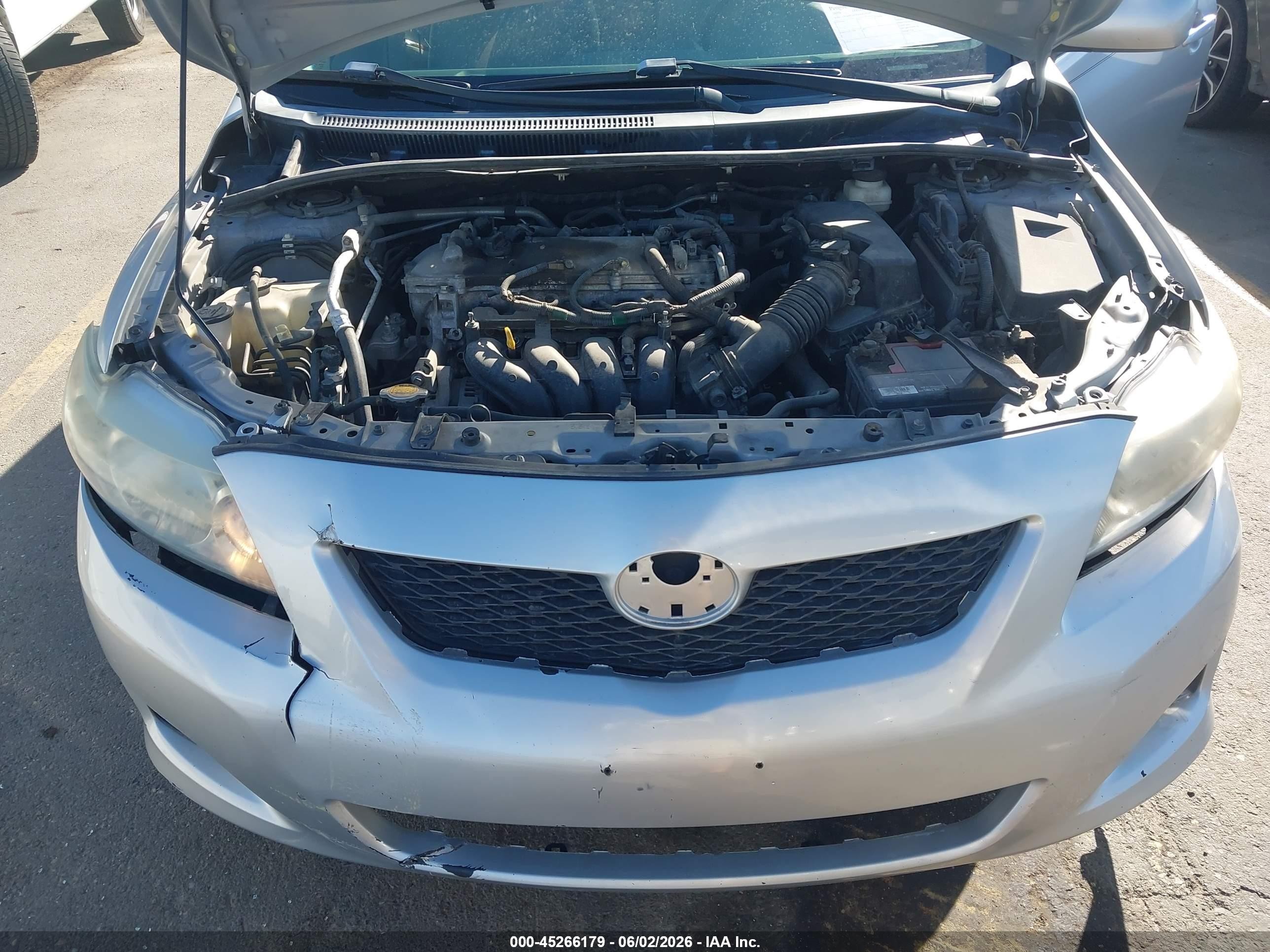 2010 Toyota Corolla Xle Серебряный vin: 1NXBU4EE6AZ195343
