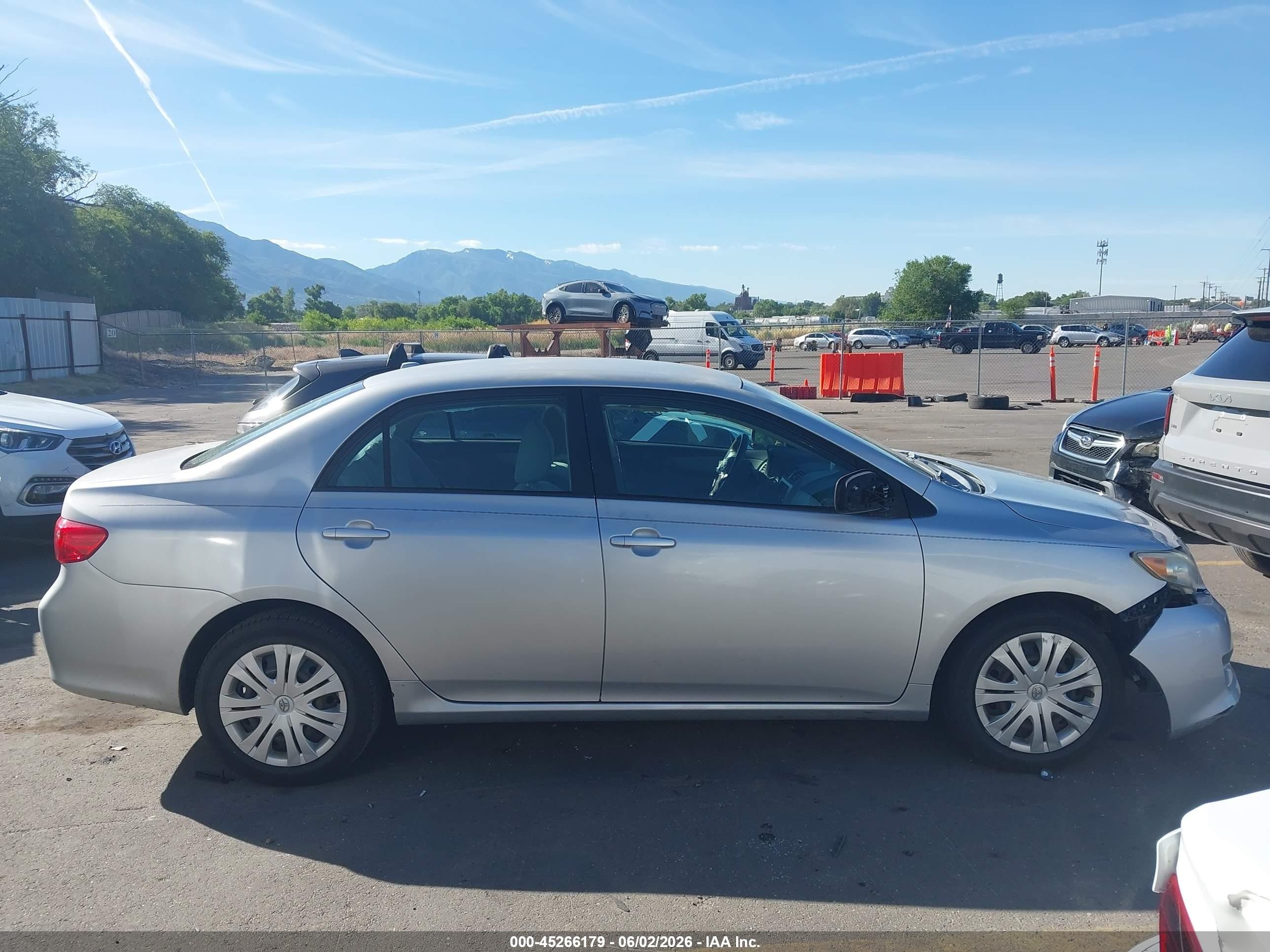 2010 Toyota Corolla Xle Серебряный vin: 1NXBU4EE6AZ195343