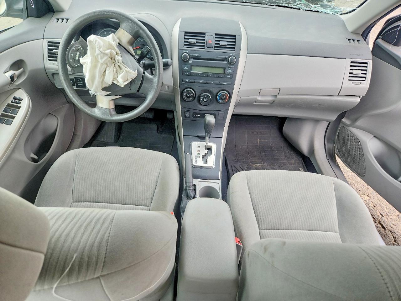 2010 Toyota Corolla Le Silver vin: 1NXBU4EE6AZ198145