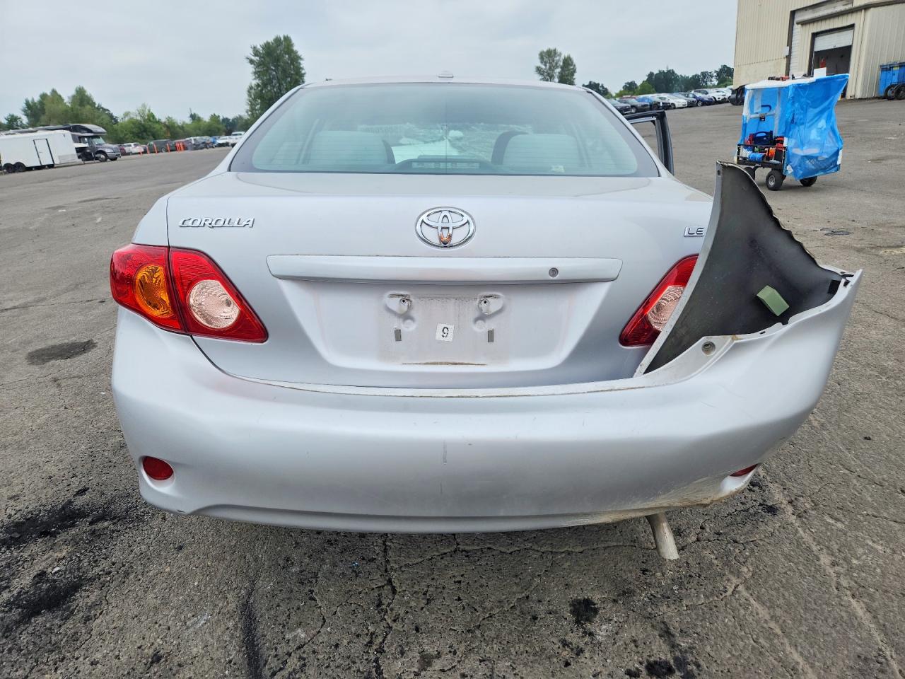 2010 Toyota Corolla Le Silver vin: 1NXBU4EE6AZ198145