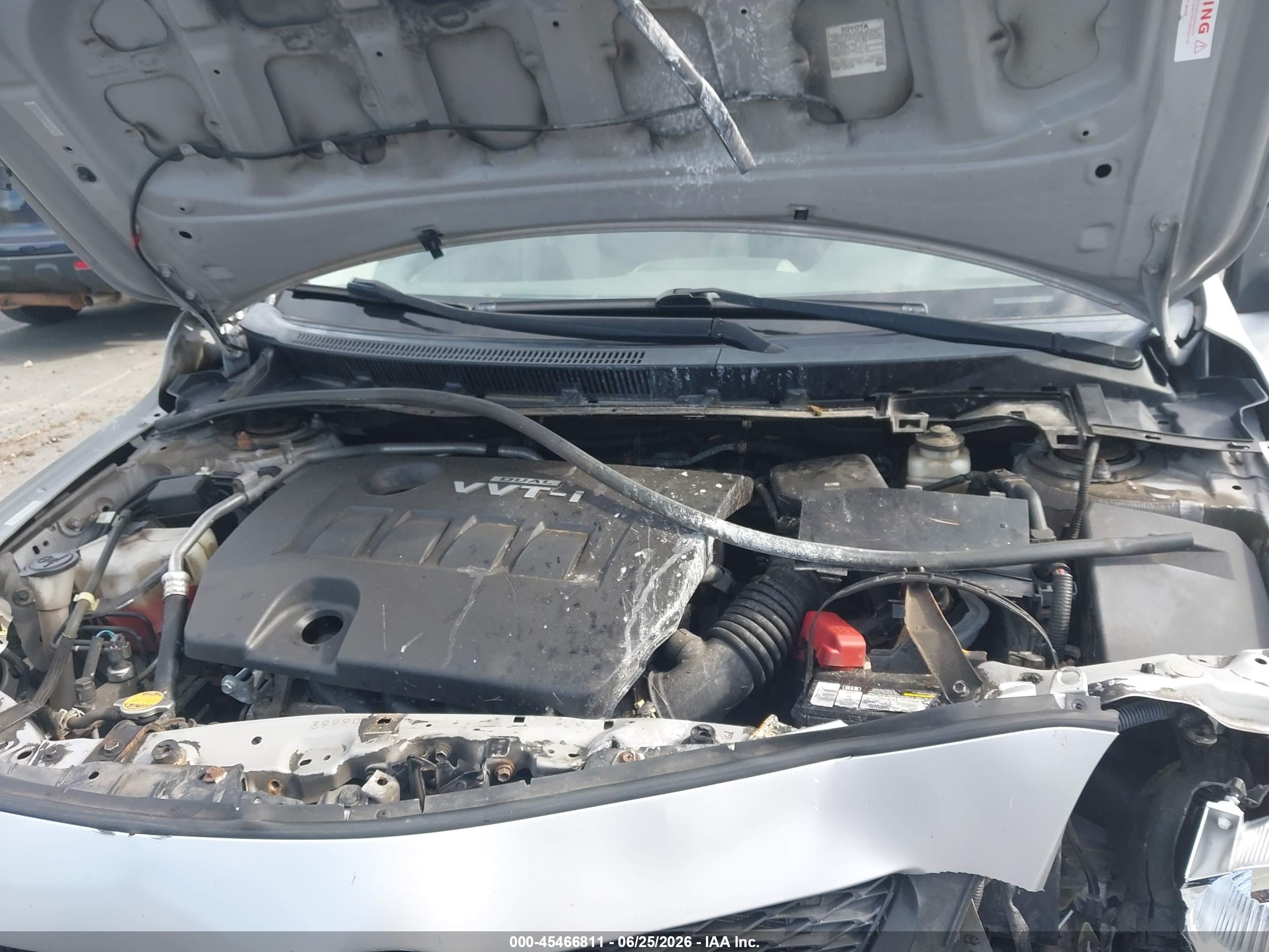 2010 Toyota Corolla Le Silver vin: 1NXBU4EE6AZ200511