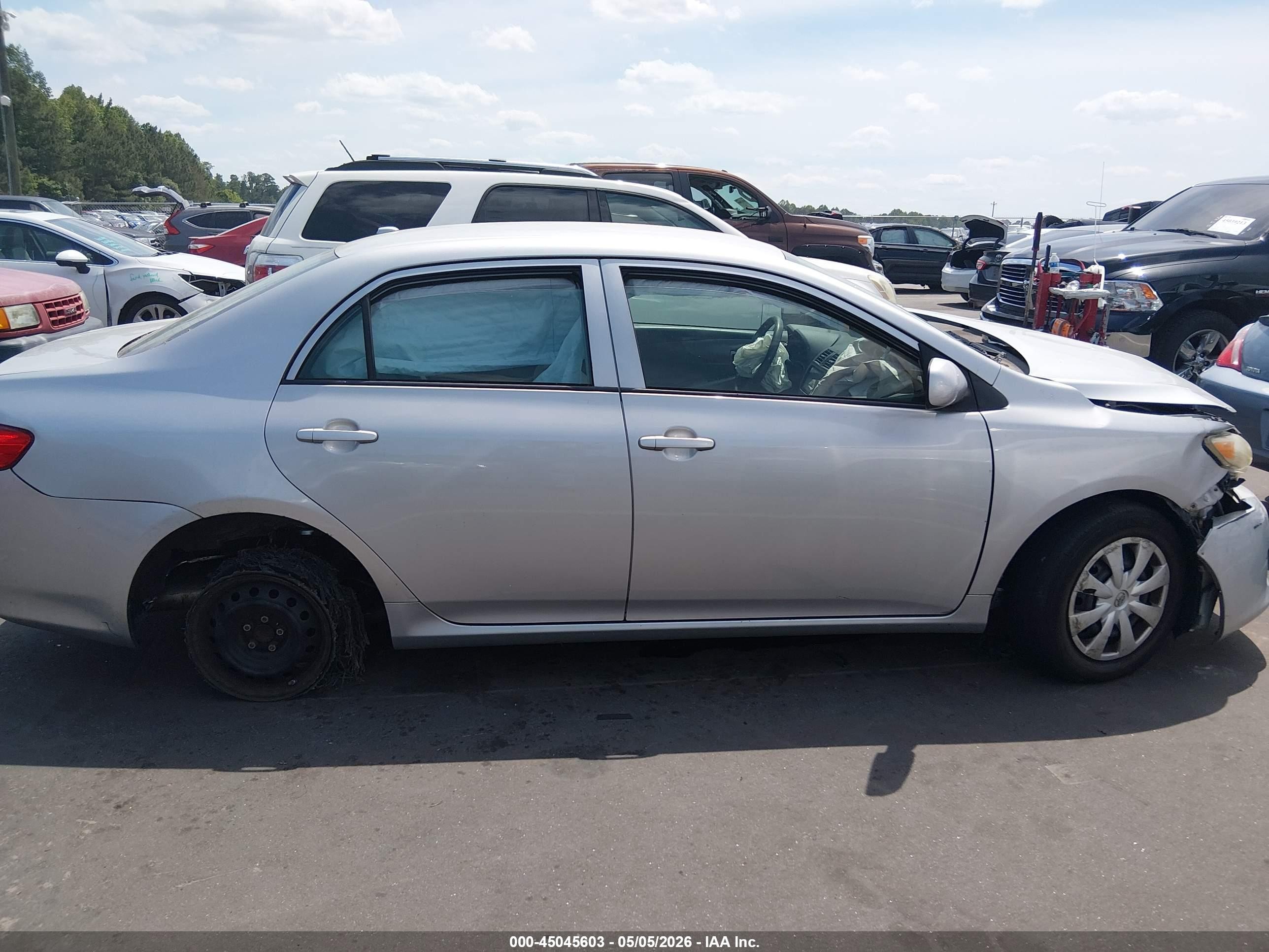 2010 Toyota Corolla Le Silver vin: 1NXBU4EE6AZ207944