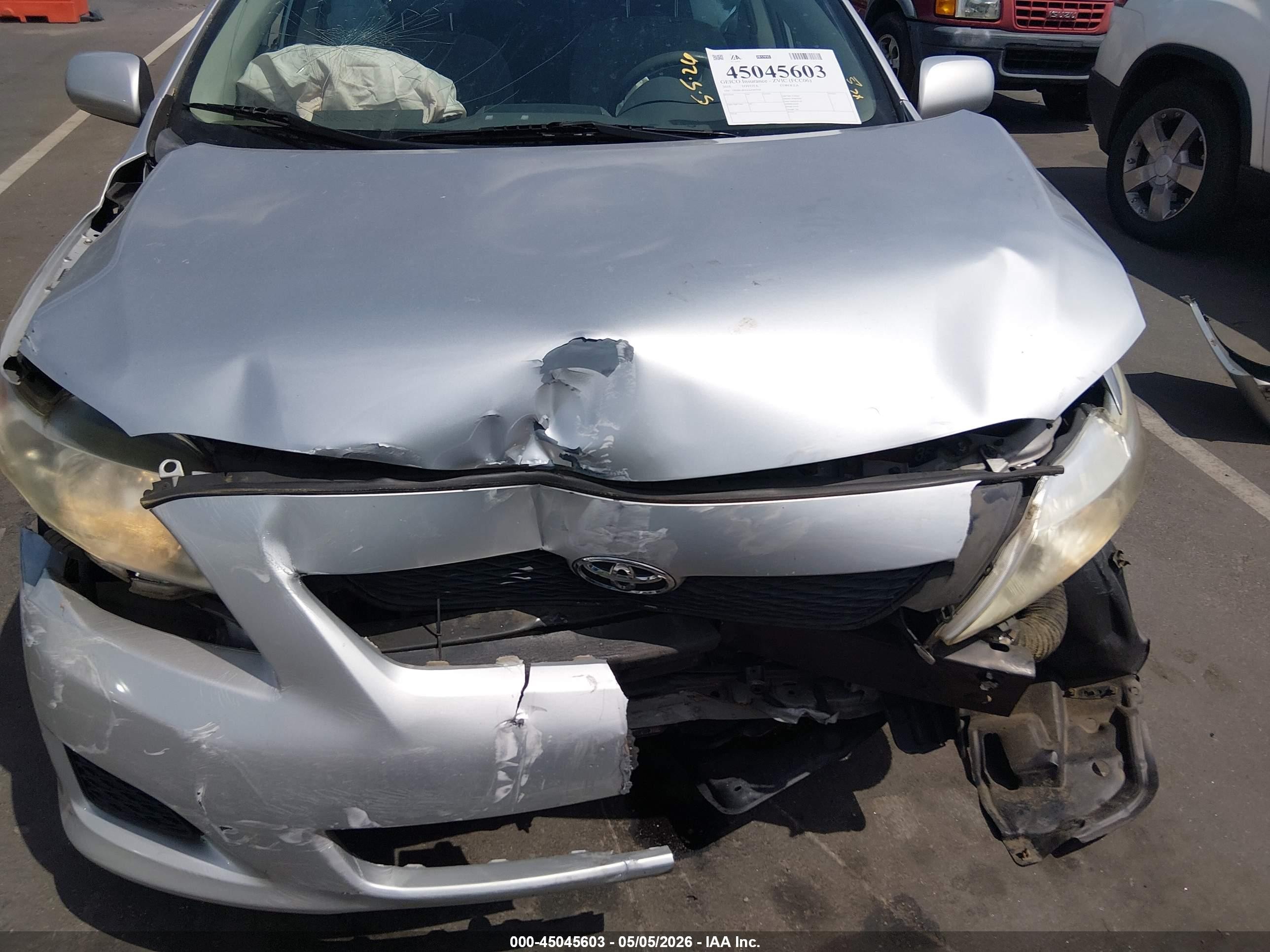2010 Toyota Corolla Le Silver vin: 1NXBU4EE6AZ207944