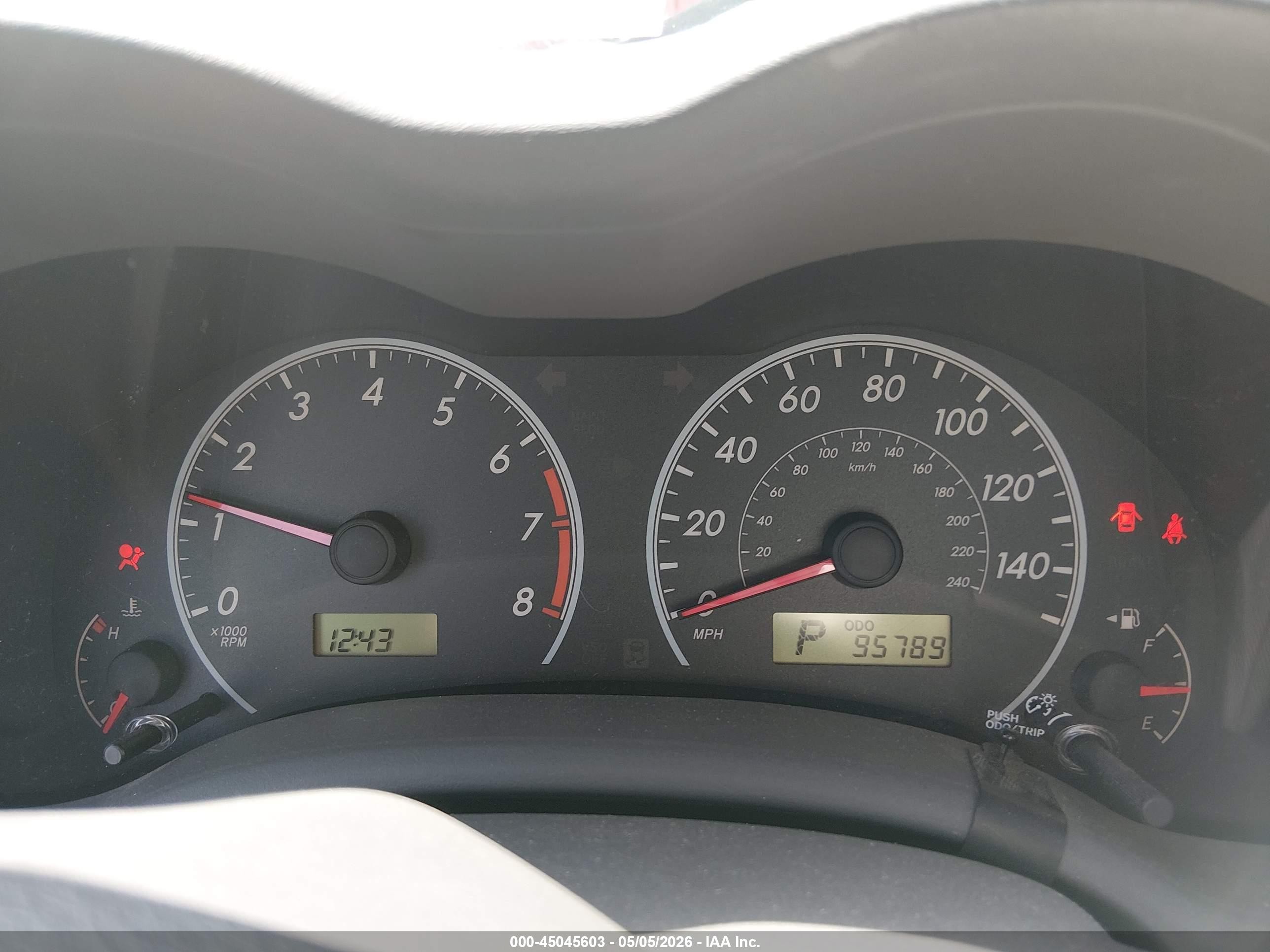 2010 Toyota Corolla Le Silver vin: 1NXBU4EE6AZ207944