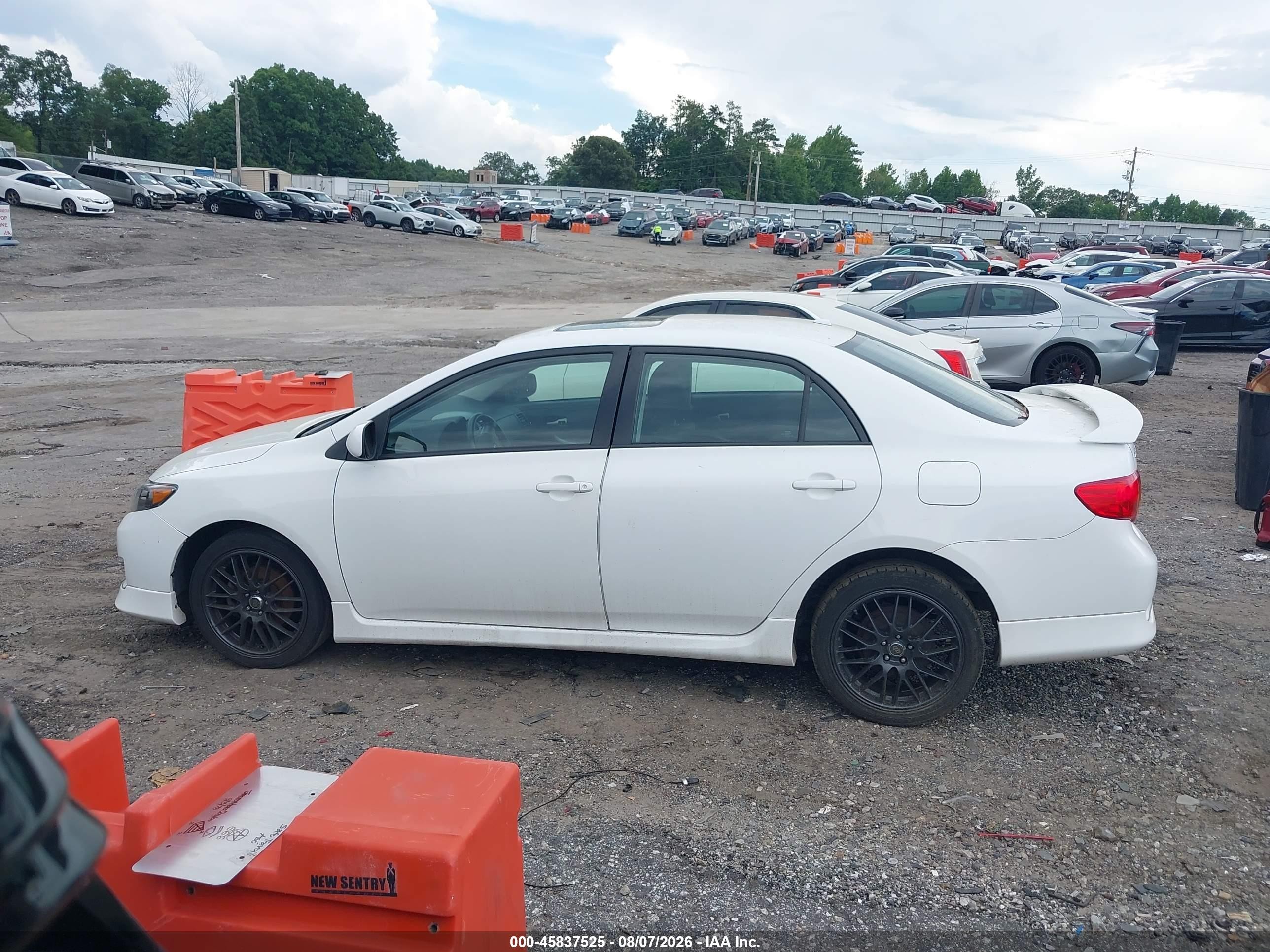 2010 Toyota Corolla S White vin: 1NXBU4EE6AZ216627