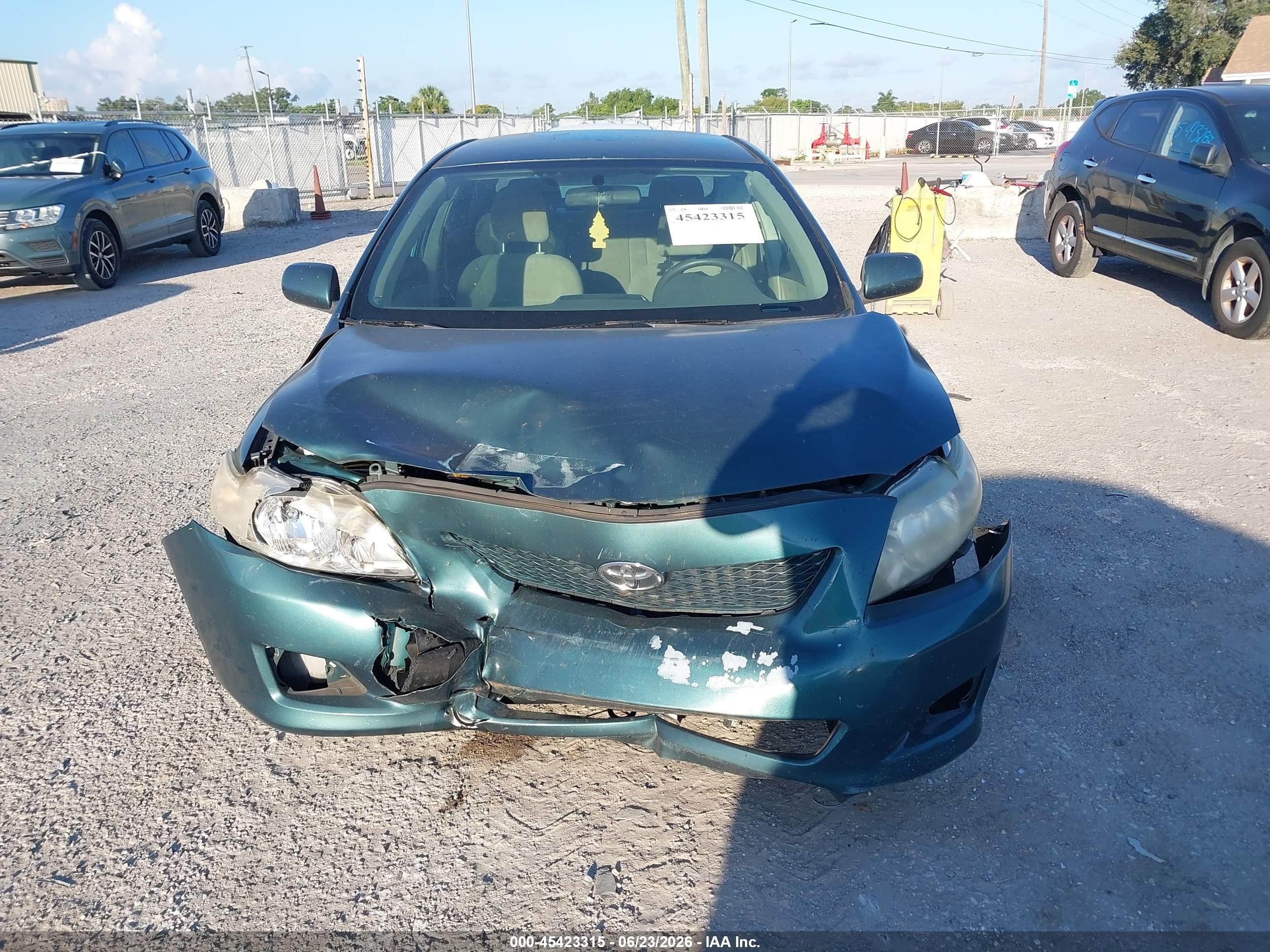 2010 Toyota Corolla Le Green vin: 1NXBU4EE6AZ231838