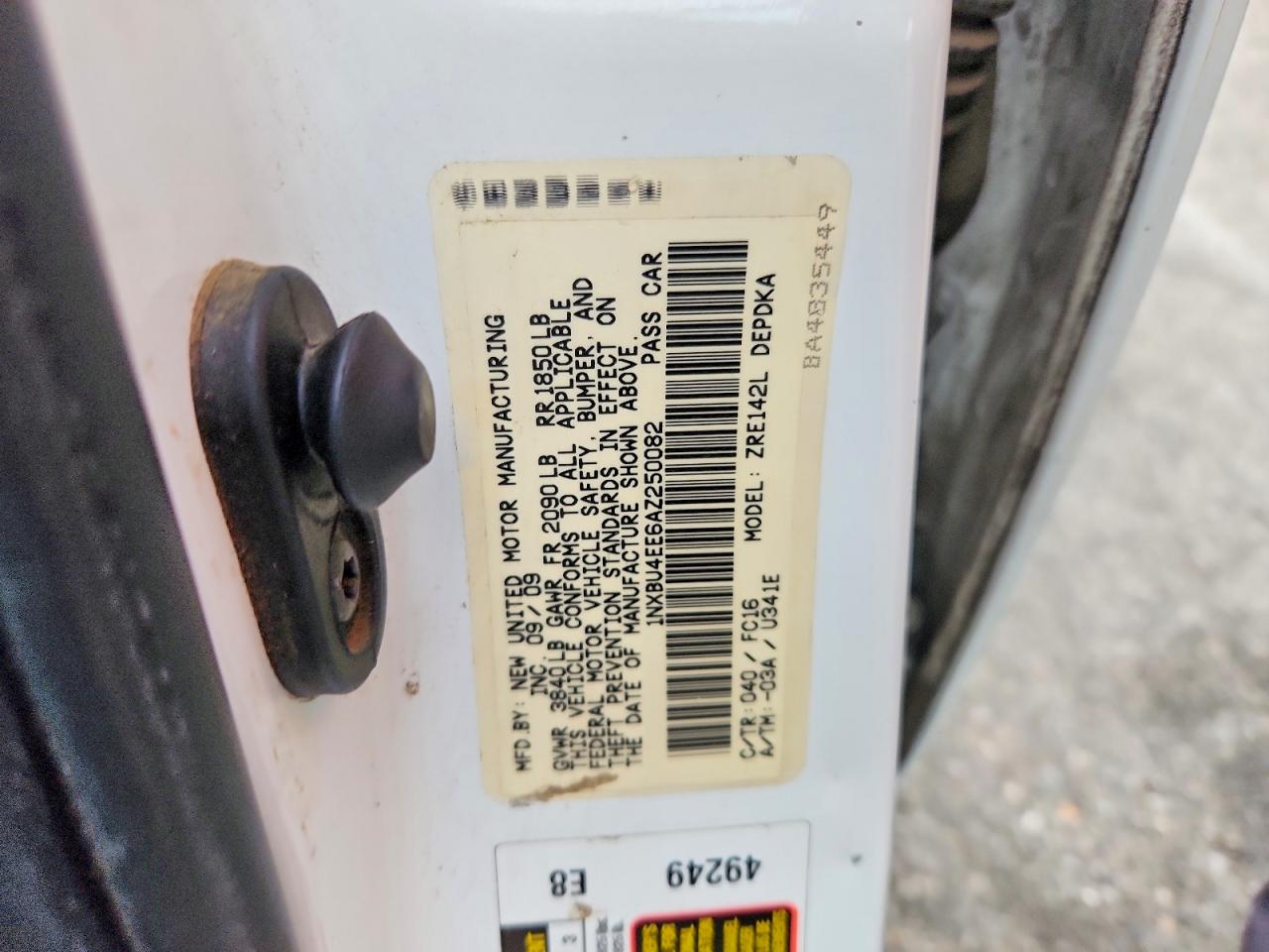 2010 Toyota Corolla Le White vin: 1NXBU4EE6AZ250082