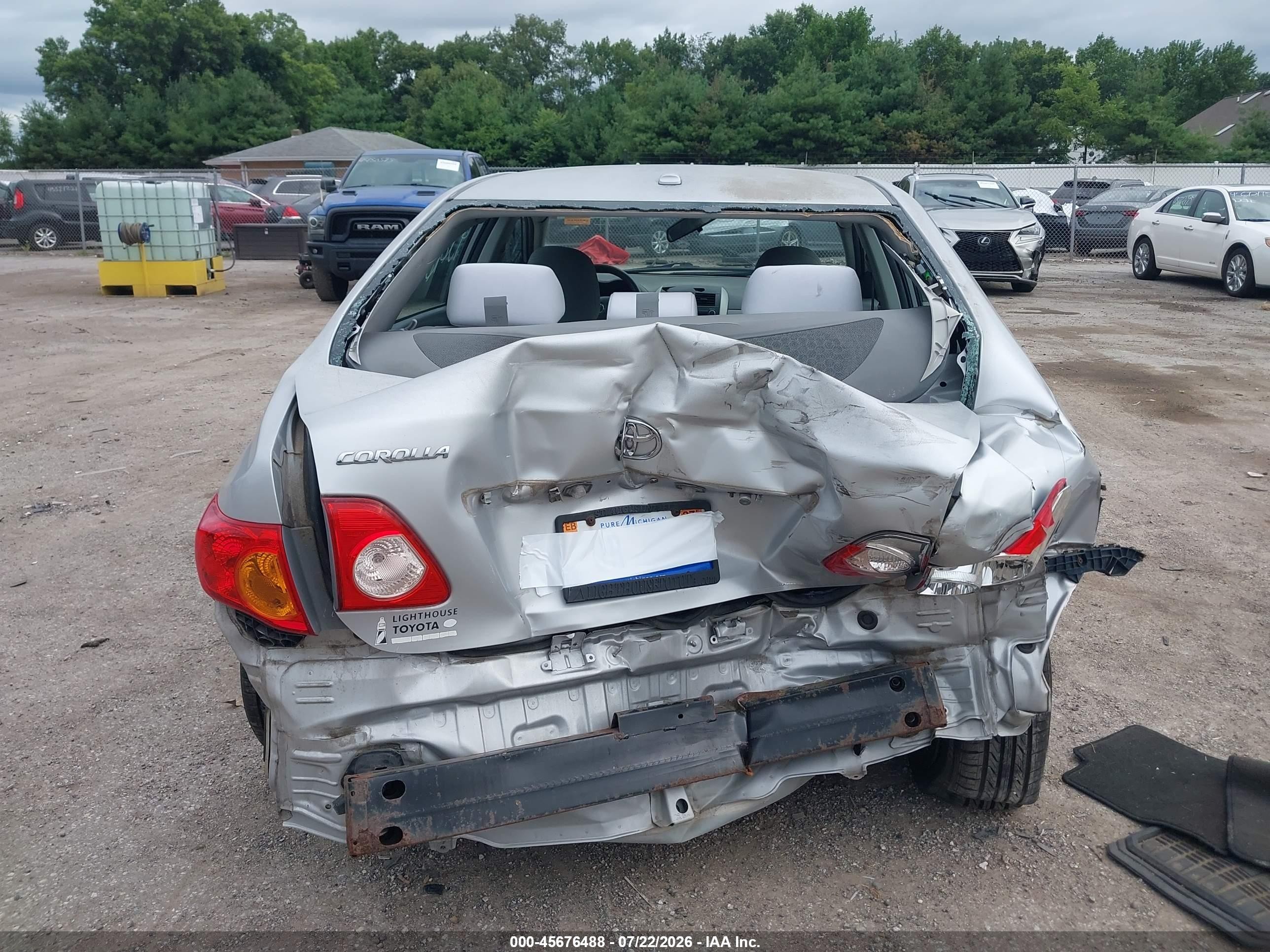 2010 Toyota Corolla   Silver vin: 1NXBU4EE6AZ270218