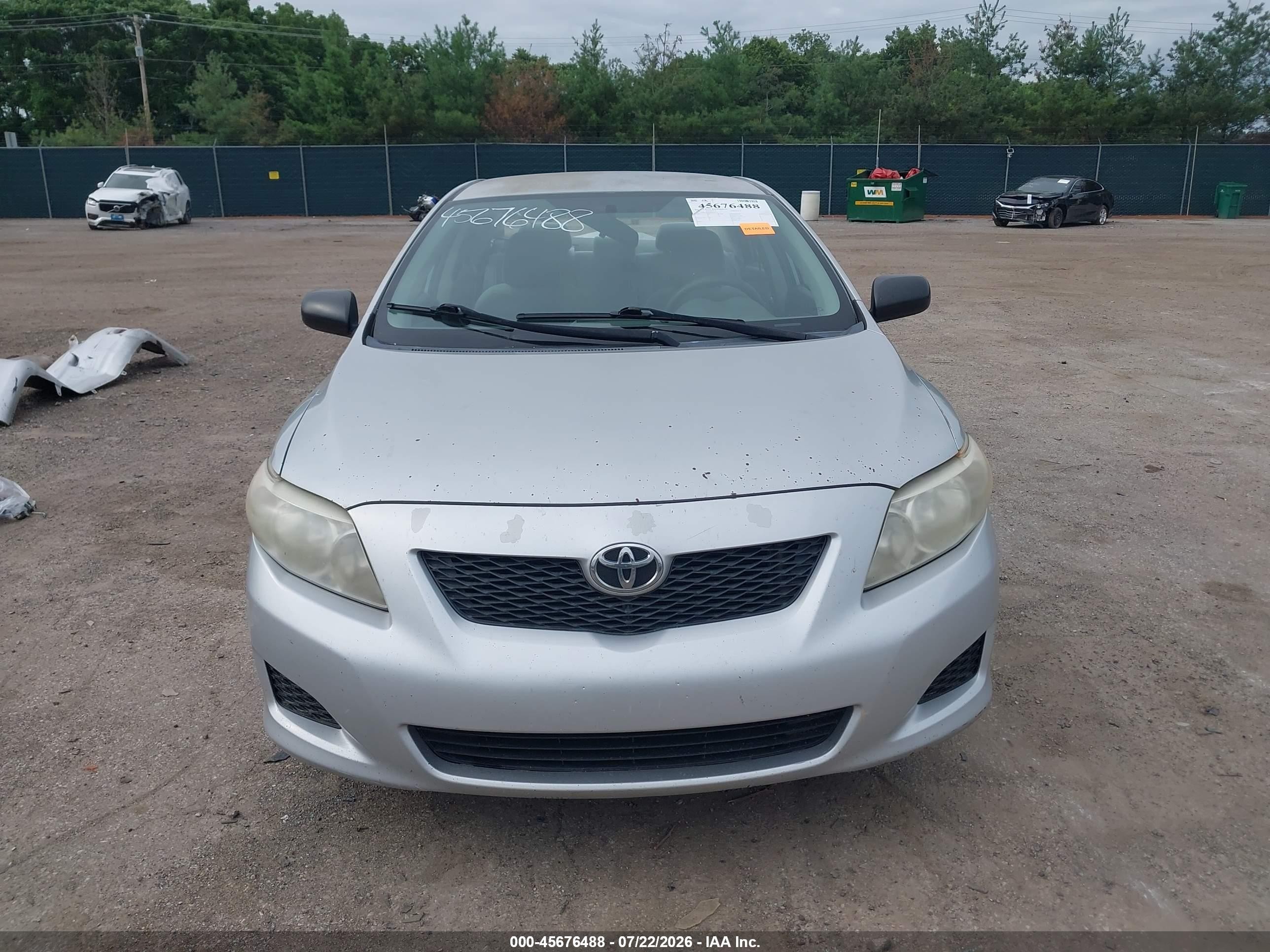 2010 Toyota Corolla   Silver vin: 1NXBU4EE6AZ270218