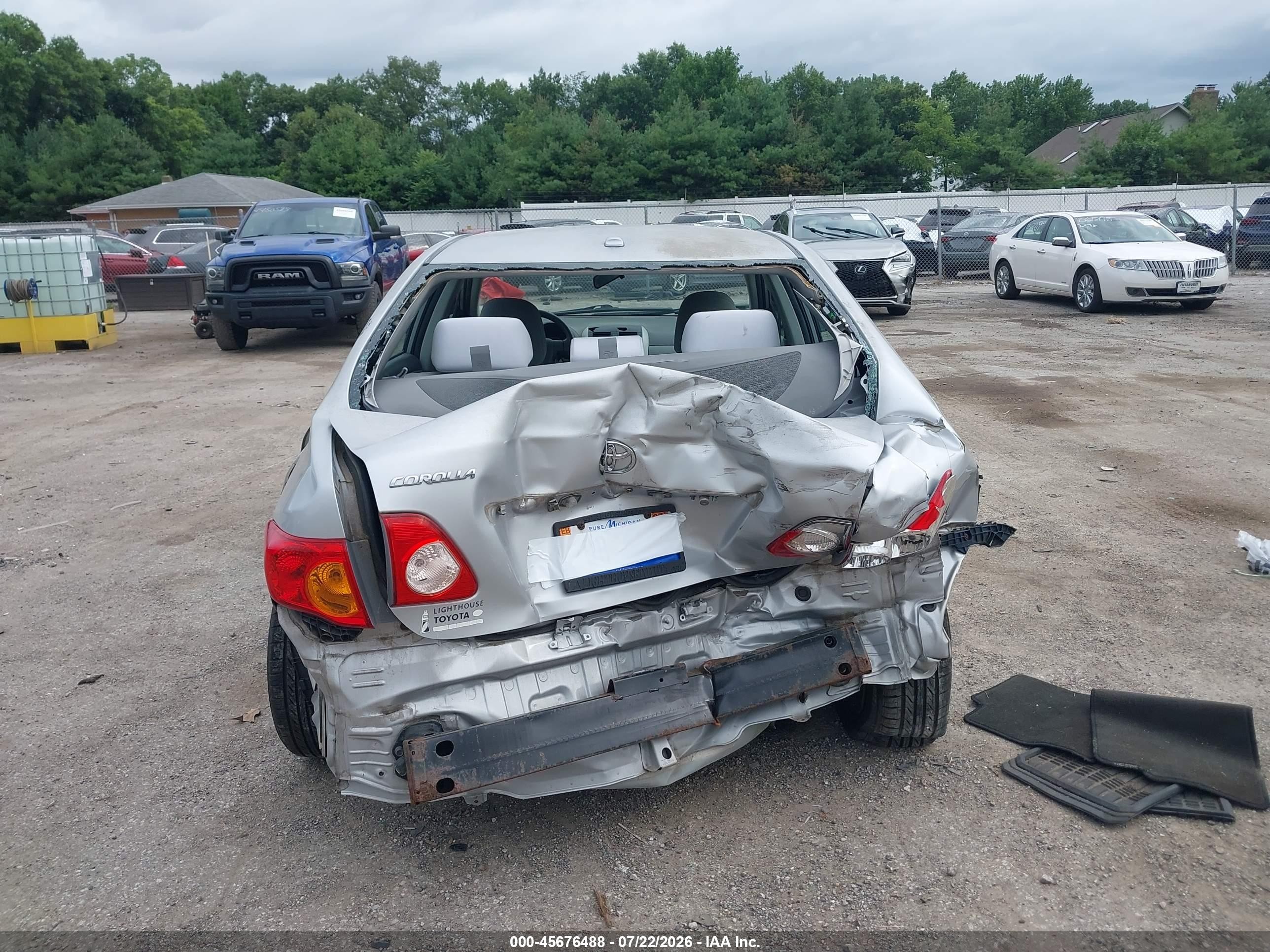 2010 Toyota Corolla   Silver vin: 1NXBU4EE6AZ270218