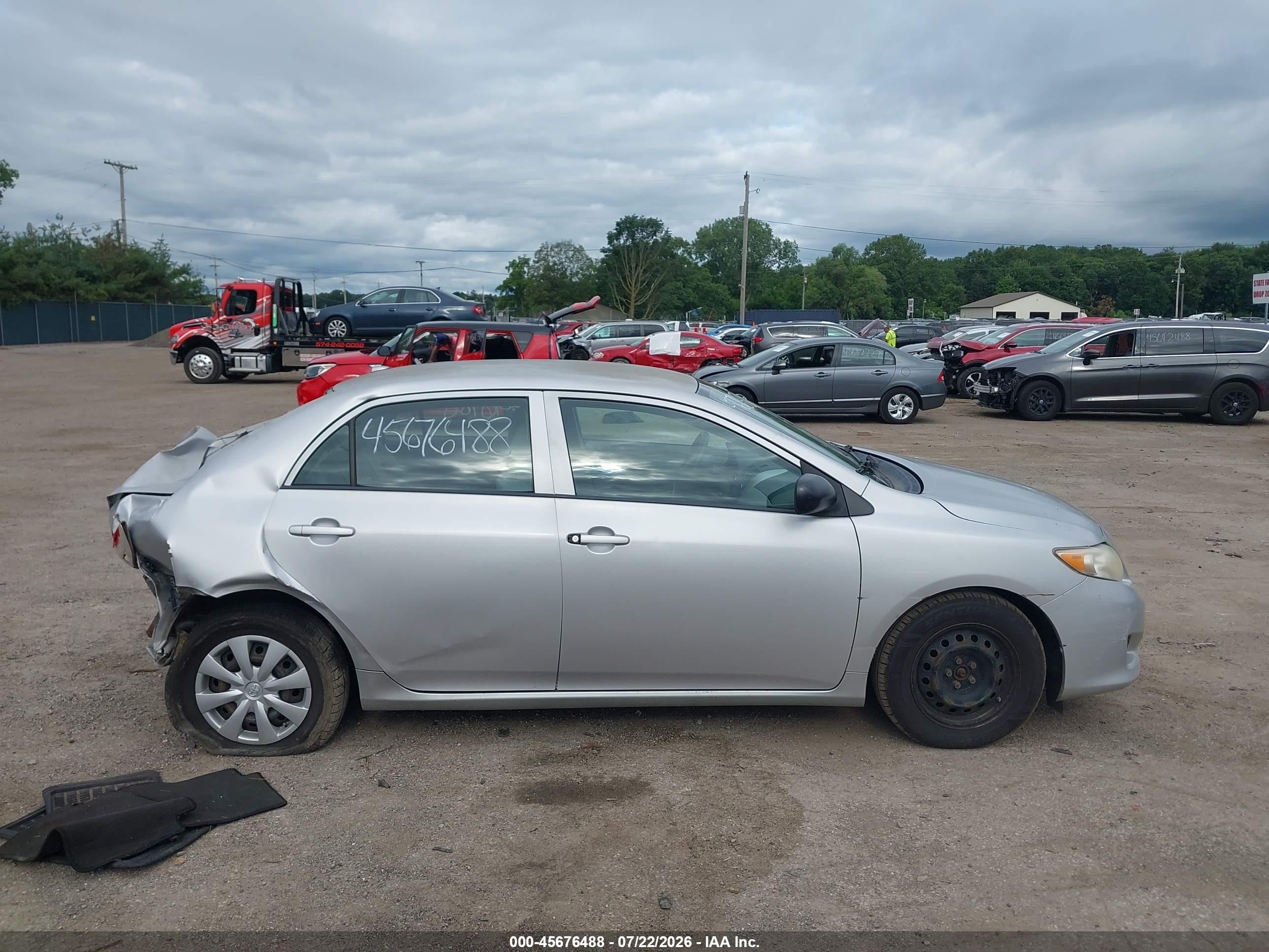 2010 Toyota Corolla   Silver vin: 1NXBU4EE6AZ270218