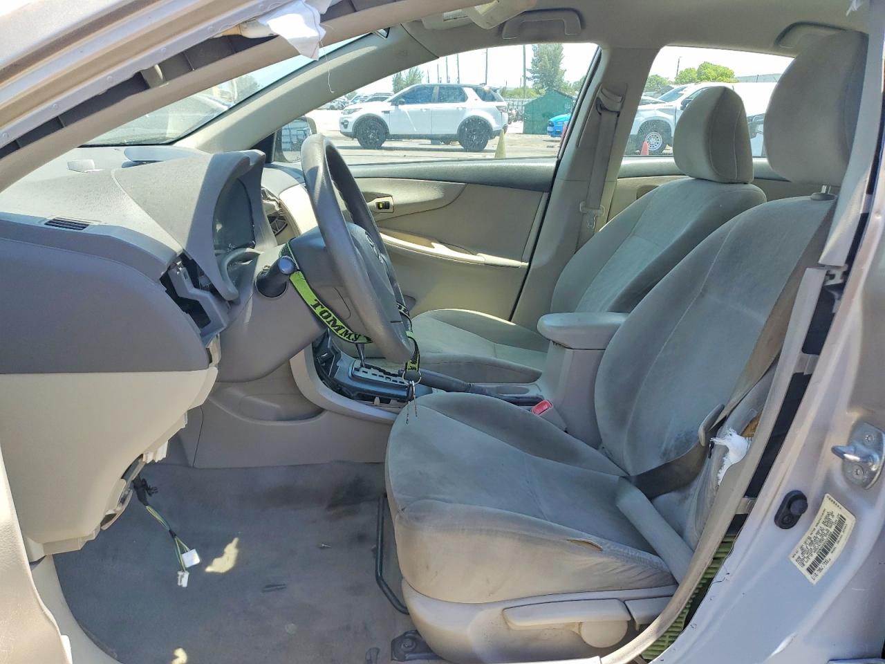 2010 Toyota Corolla Base Бежевый vin: 1NXBU4EE6AZ310569