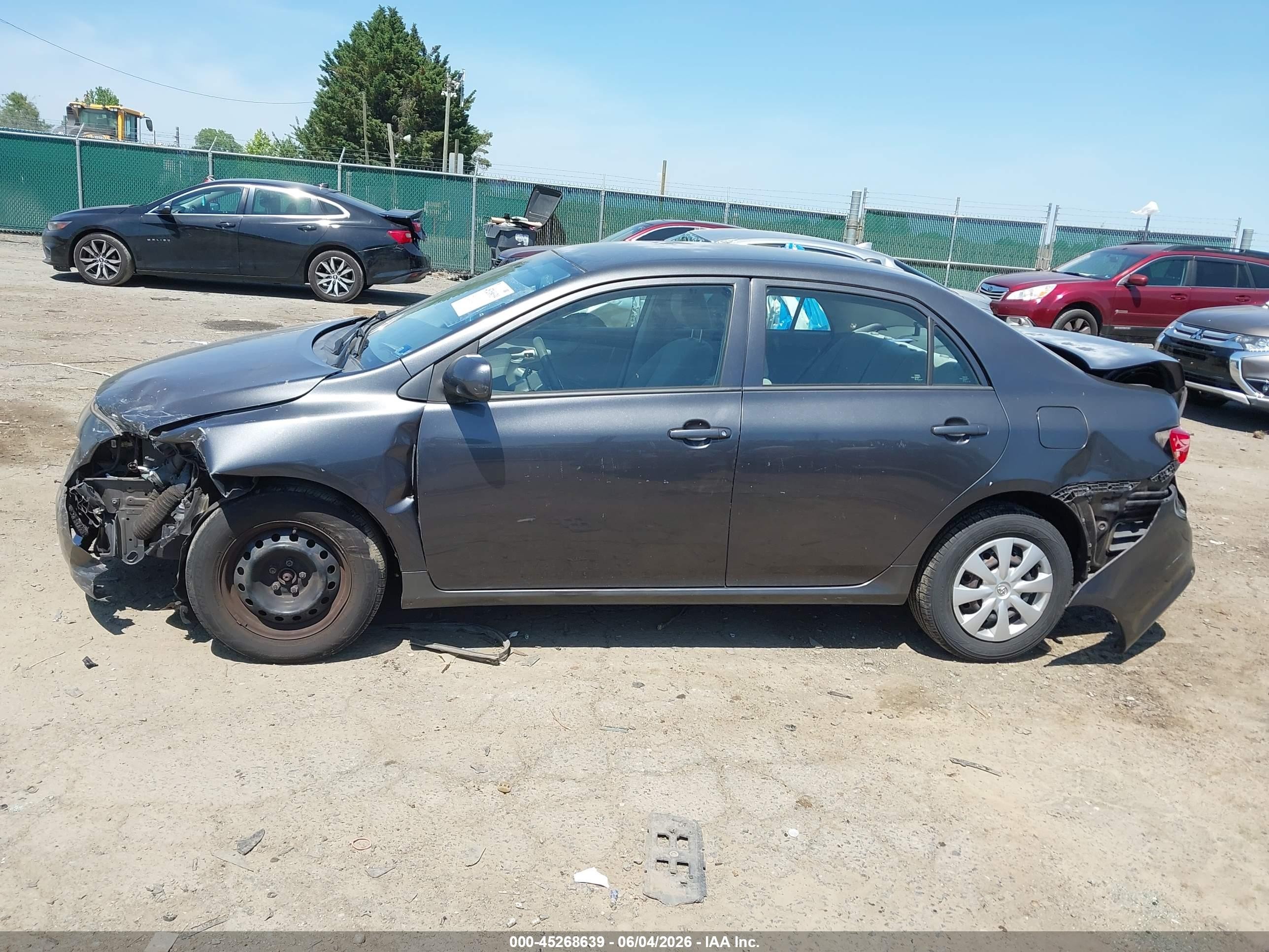 2010 Toyota Corolla Le Gray vin: 1NXBU4EE6AZ329512