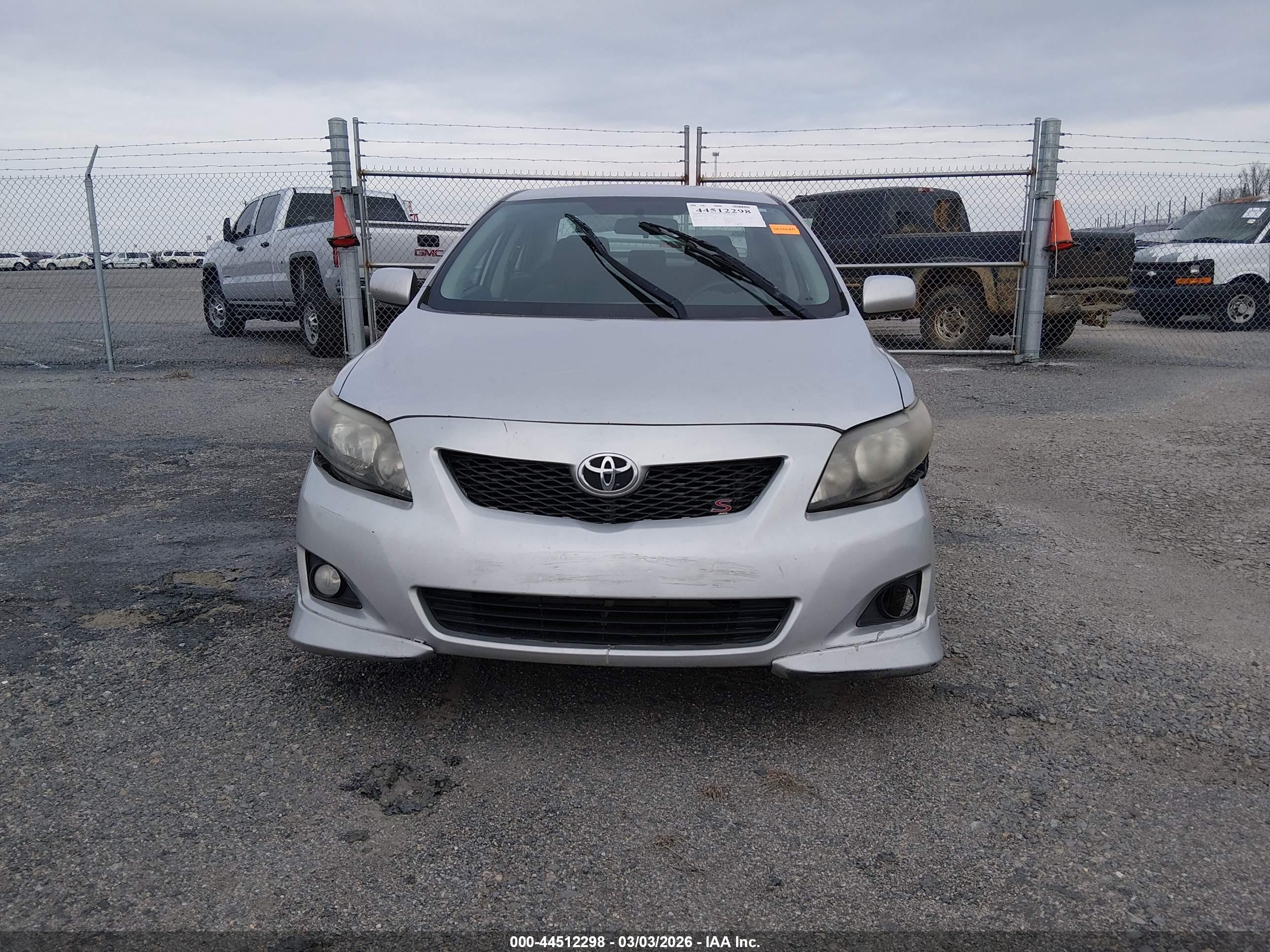 2010 Toyota Corolla S Silver vin: 1NXBU4EE6AZ350246