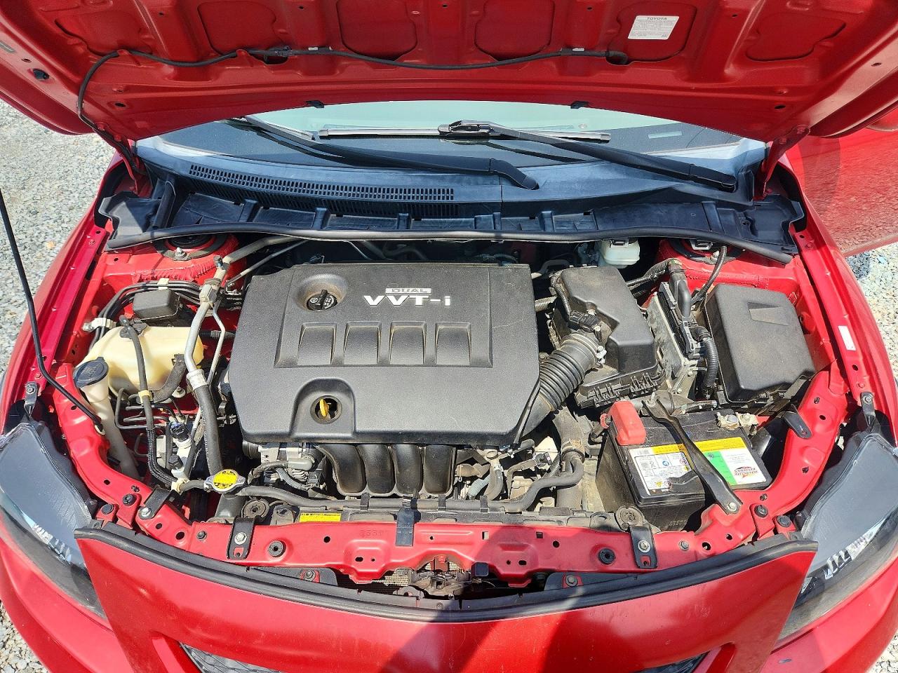 2010 Toyota Corolla Le Red vin: 1NXBU4EE6AZ354538