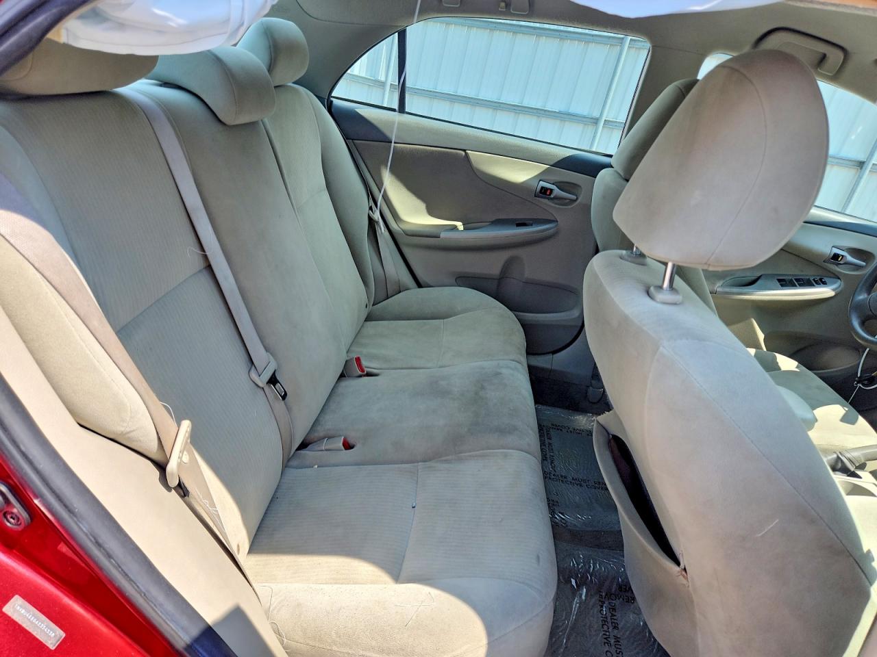 2010 Toyota Corolla Le Red vin: 1NXBU4EE6AZ354538