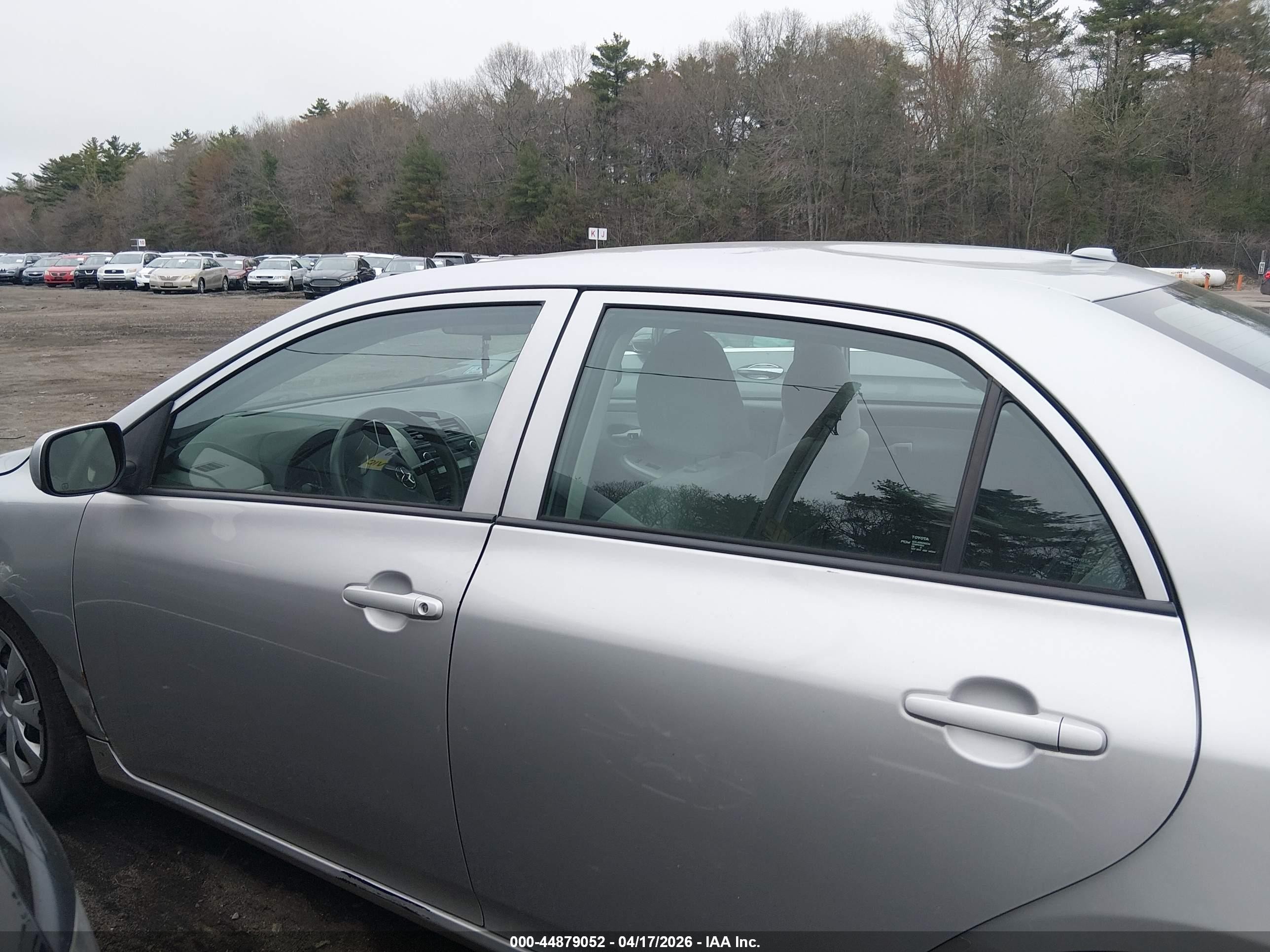 2010 Toyota Corolla Le Silver vin: 1NXBU4EE6AZ357410