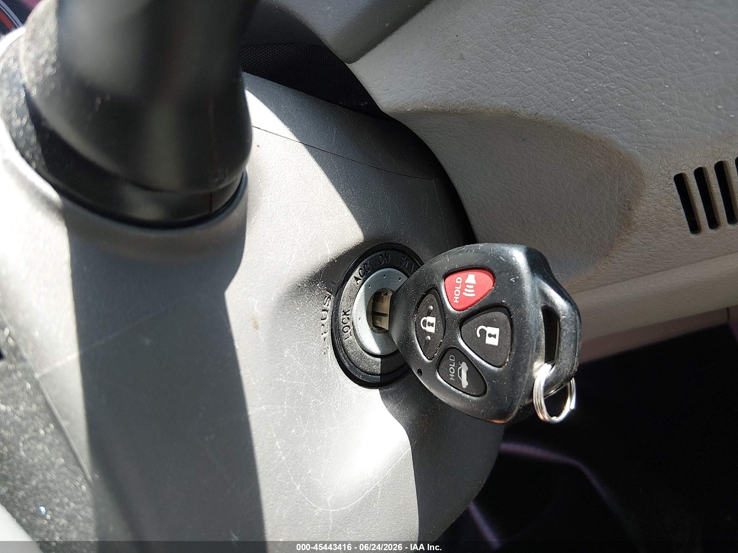 2010 Toyota Corolla Le Silver vin: 1NXBU4EE6AZ375115
