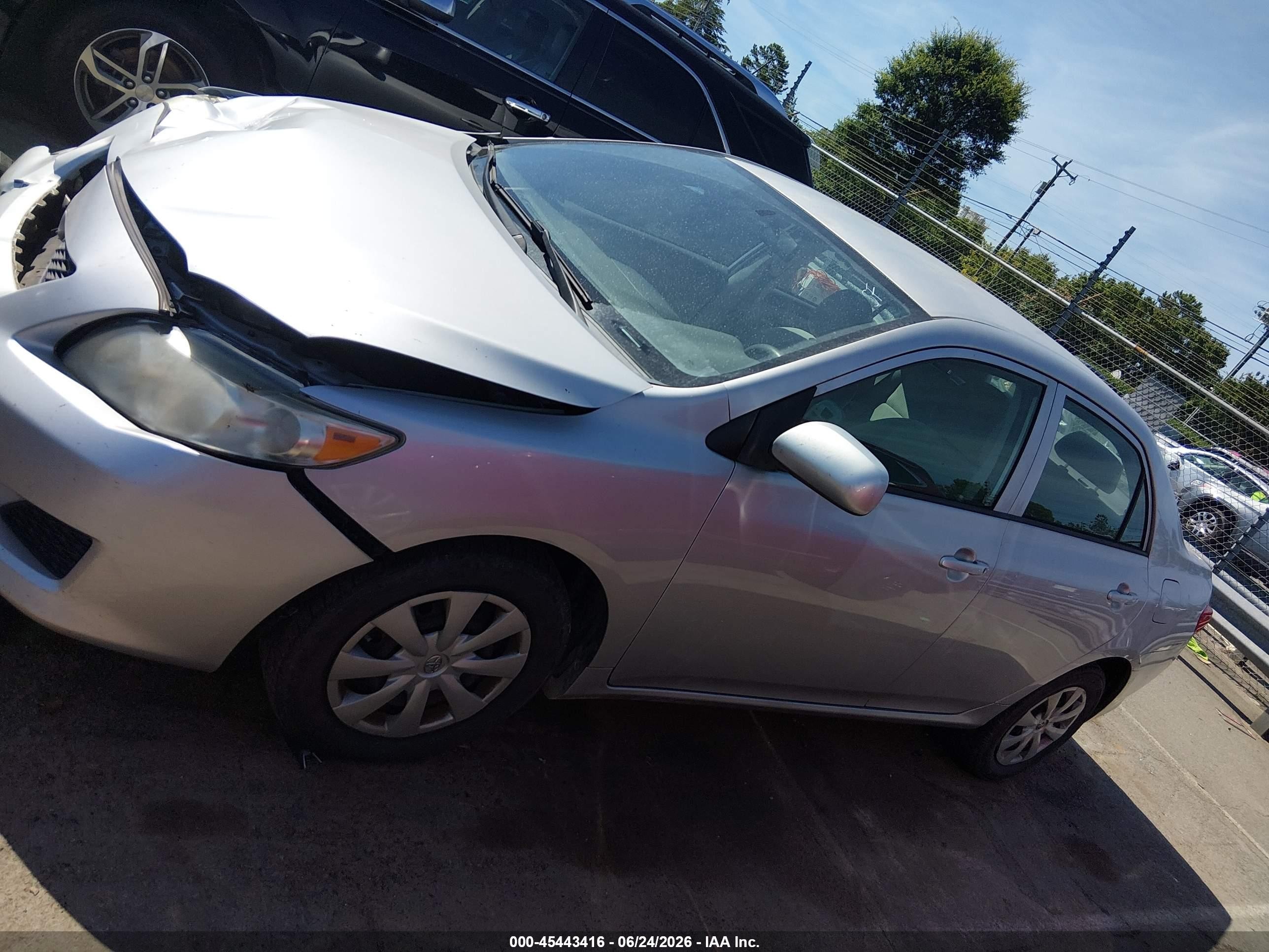 2010 Toyota Corolla Le Silver vin: 1NXBU4EE6AZ375115