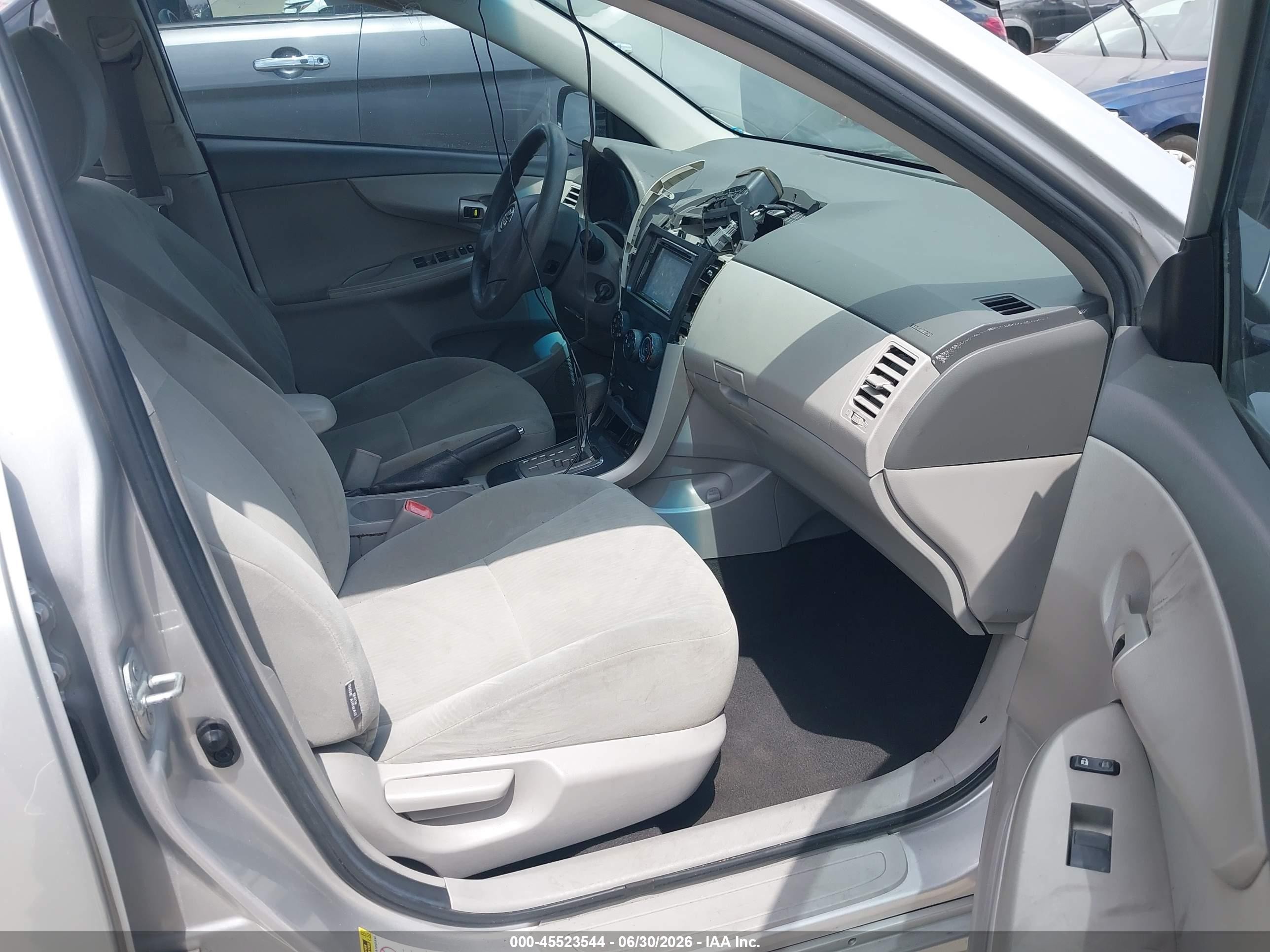 2010 Toyota Corolla Le Gray vin: 1NXBU4EE7AZ174825
