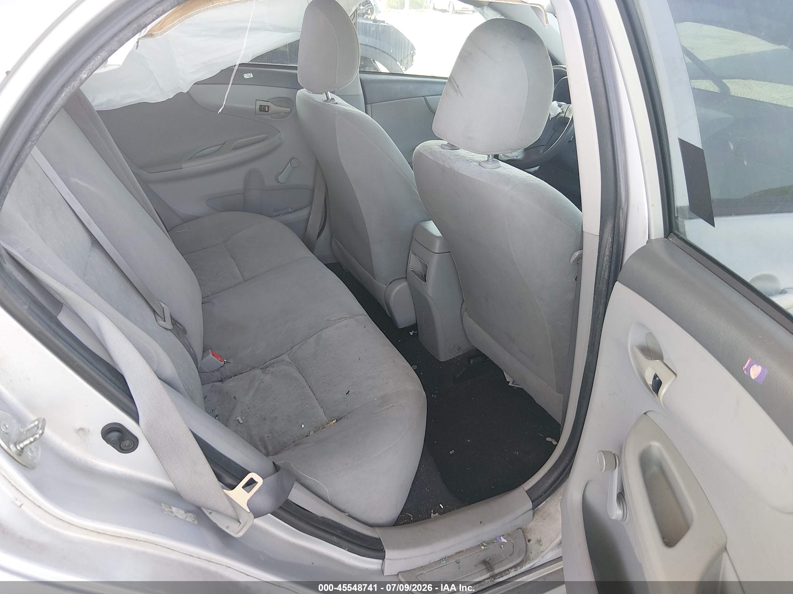 2010 Toyota Corolla   Silver vin: 1NXBU4EE7AZ199773