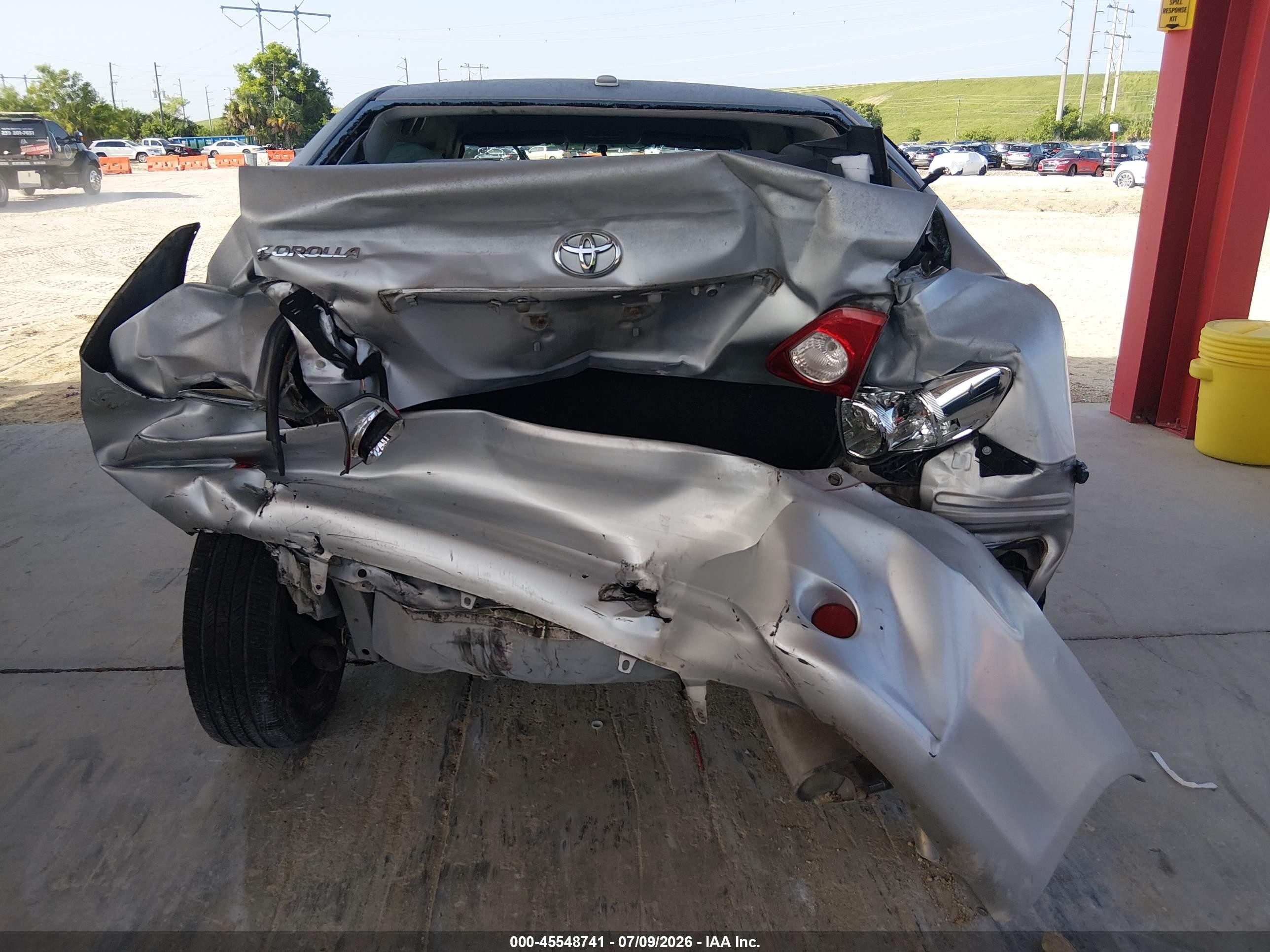 2010 Toyota Corolla   Silver vin: 1NXBU4EE7AZ199773