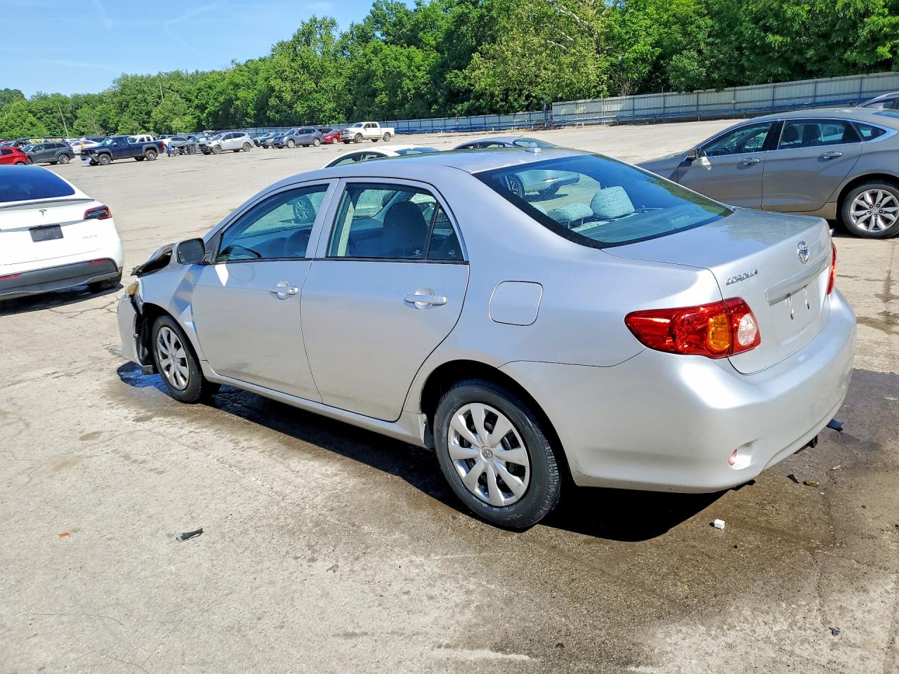 2010 Toyota Corolla Le Silver vin: 1NXBU4EE7AZ206799