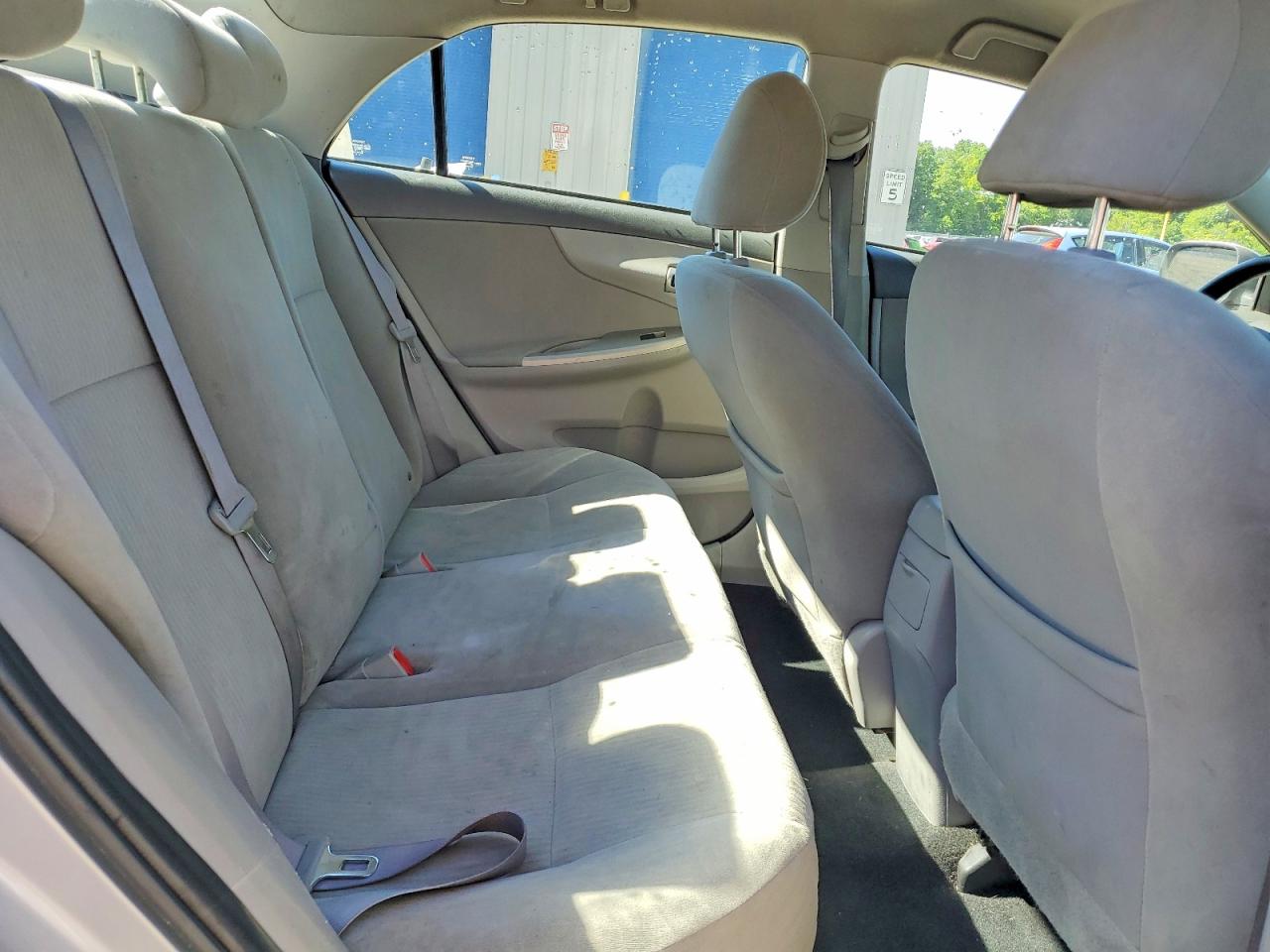 2010 Toyota Corolla Le Silver vin: 1NXBU4EE7AZ206799