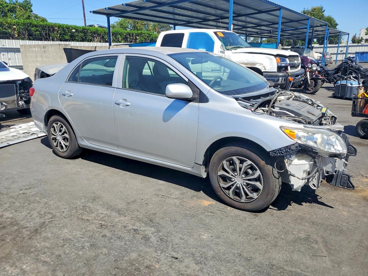 2010 Toyota Corolla Le Silver vin: 1NXBU4EE7AZ214501