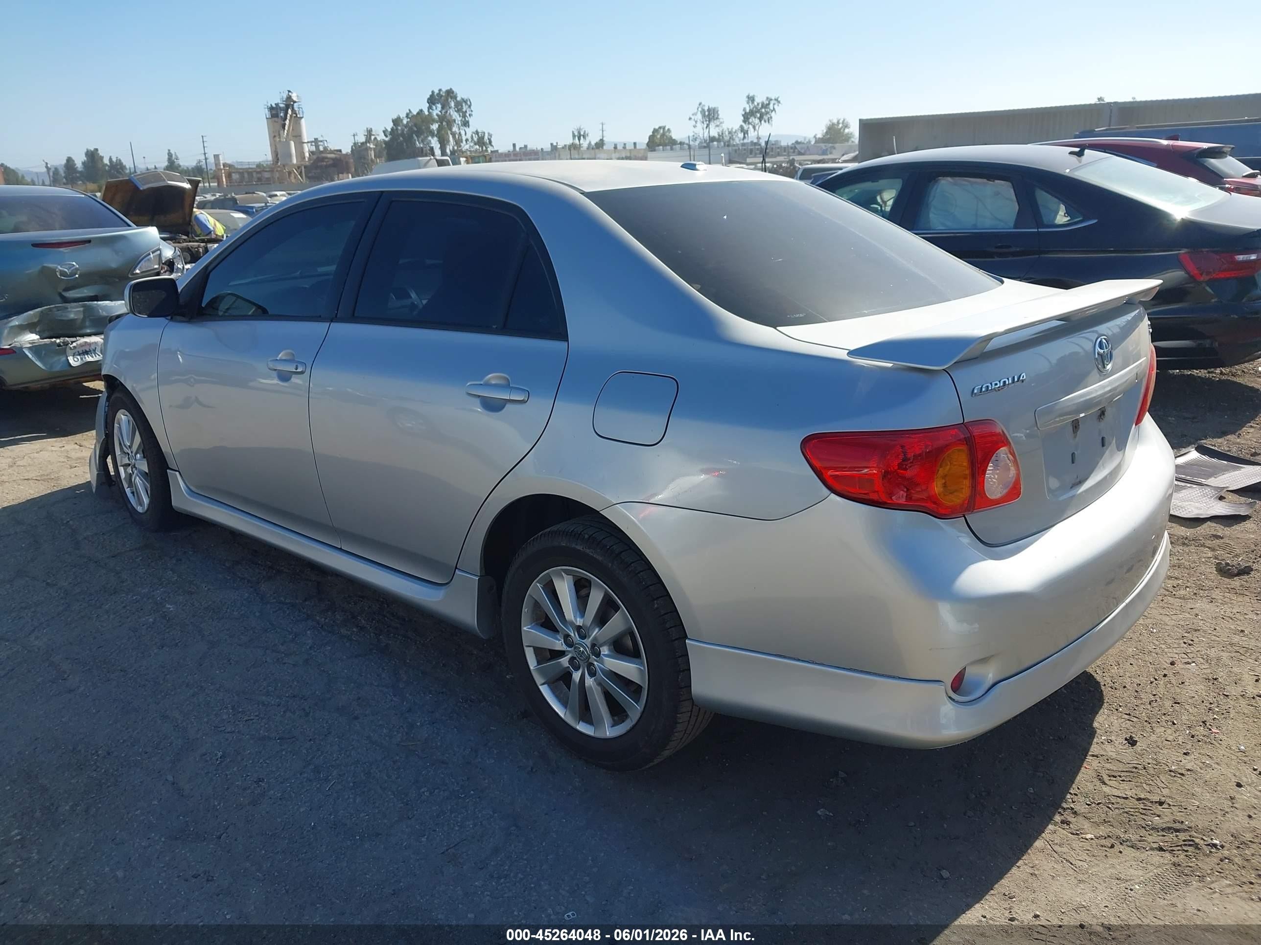 2010 Toyota Corolla S Серебряный vin: 1NXBU4EE7AZ221688