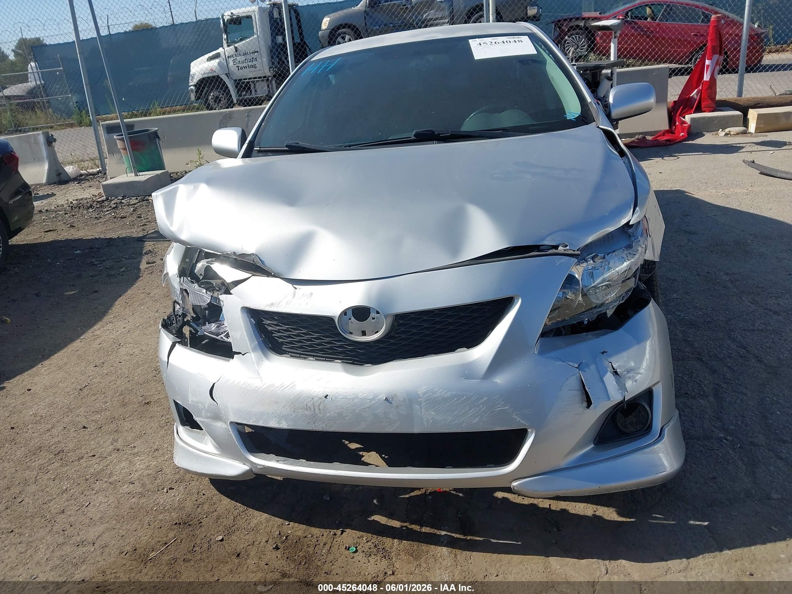 2010 Toyota Corolla S Серебряный vin: 1NXBU4EE7AZ221688