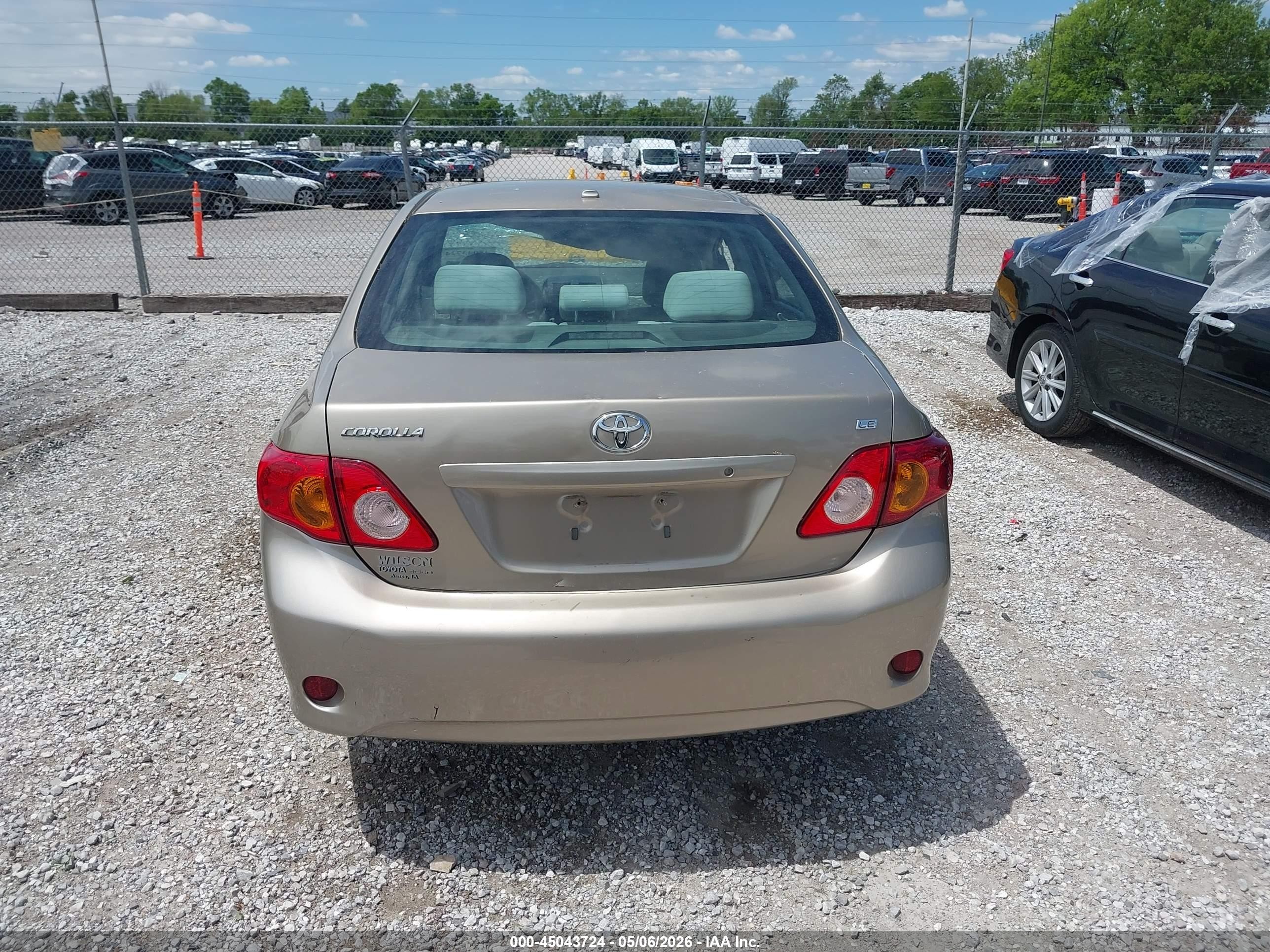 2010 Toyota Corolla Le Gold vin: 1NXBU4EE7AZ233825