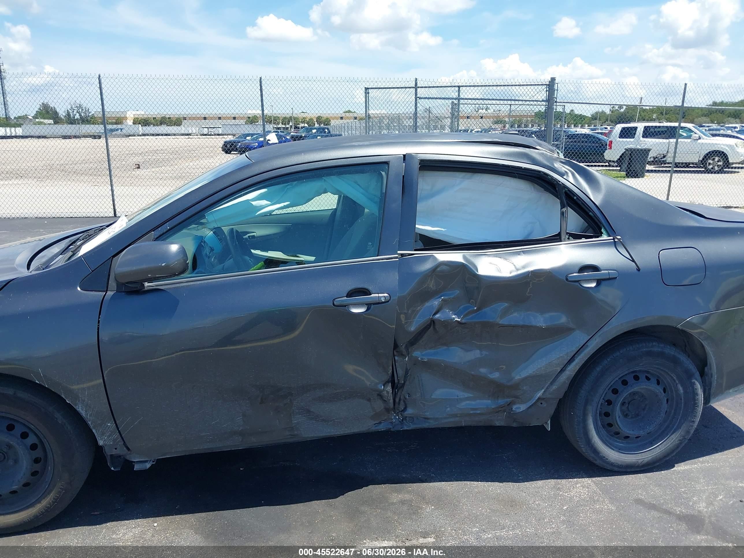 2010 Toyota Corolla Le Gray vin: 1NXBU4EE7AZ235008