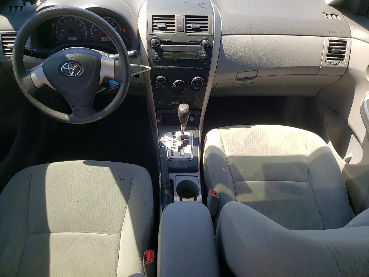 2010 Toyota Corolla Le Silver vin: 1NXBU4EE7AZ235123