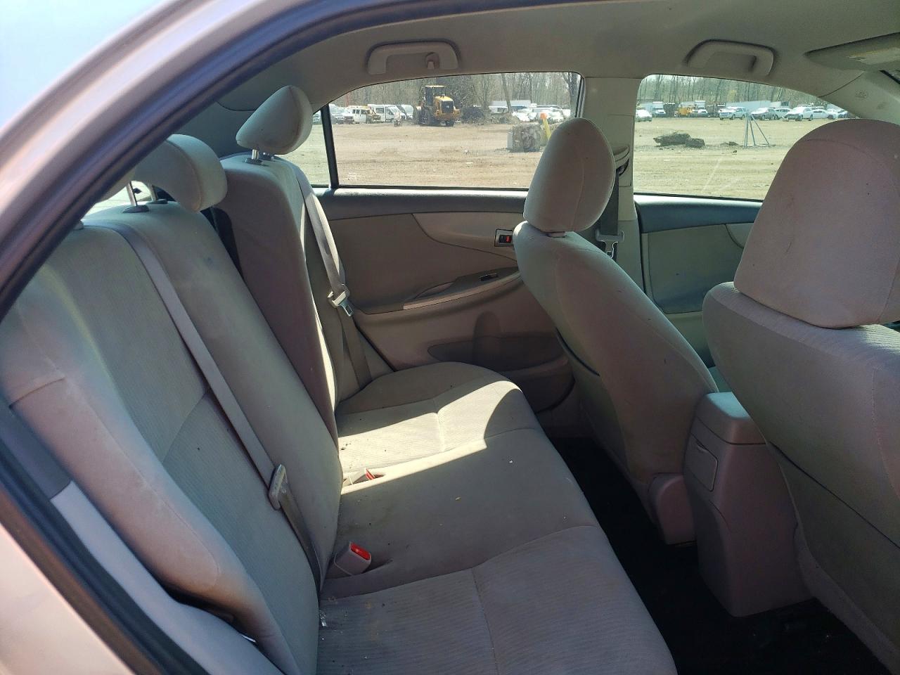 2010 Toyota Corolla Le Silver vin: 1NXBU4EE7AZ235123