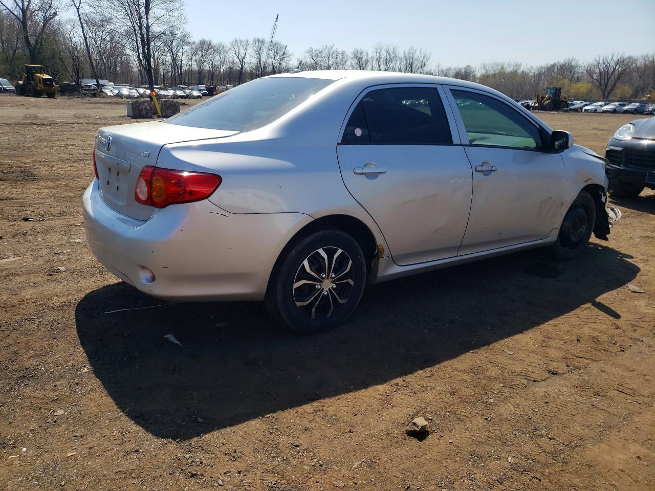 2010 Toyota Corolla Le Silver vin: 1NXBU4EE7AZ235123