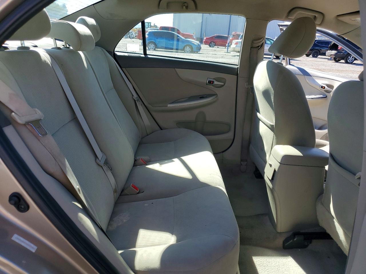 2010 Toyota Corolla Le Gold vin: 1NXBU4EE7AZ237793