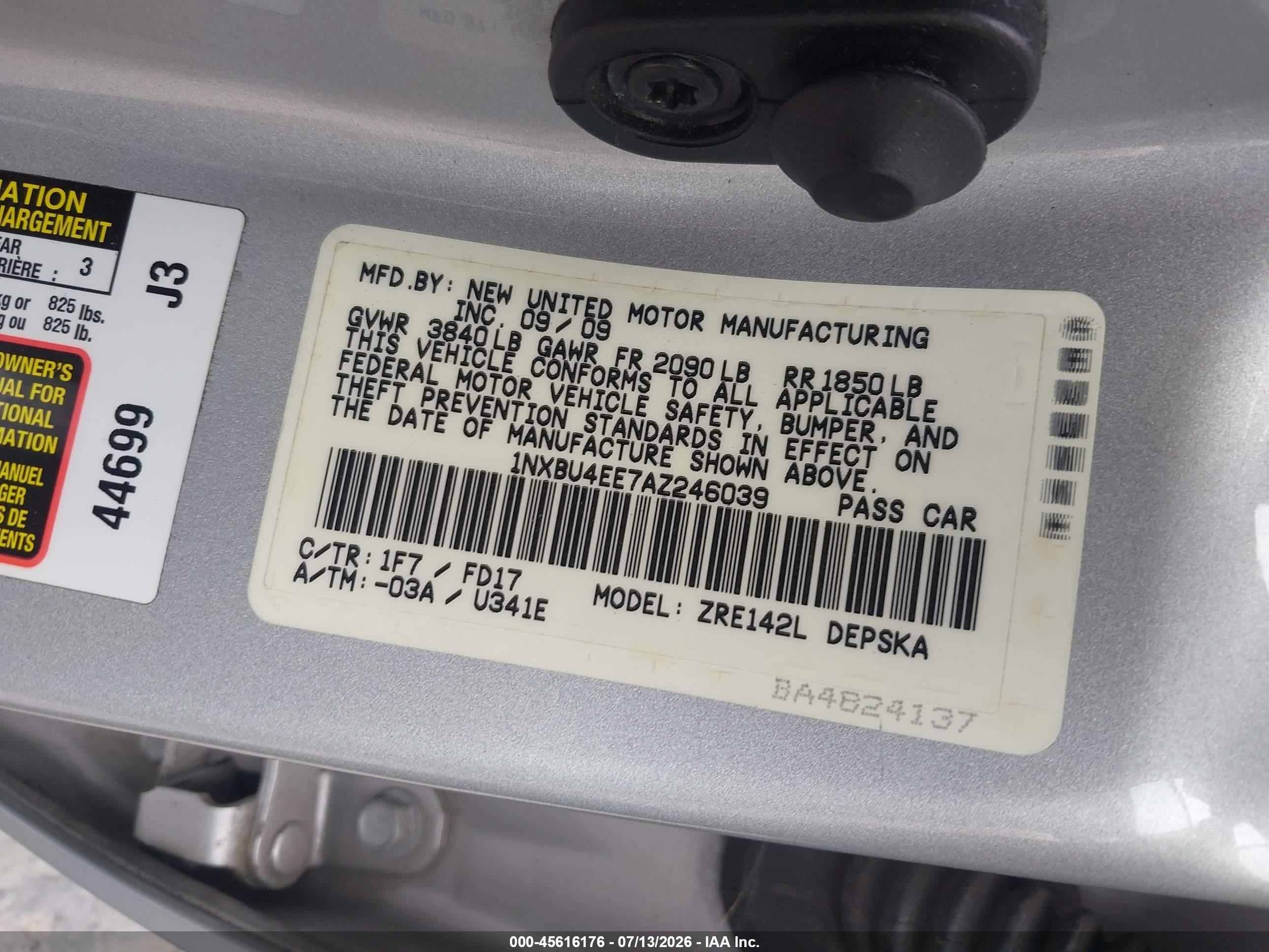 2010 Toyota Corolla S Серебряный vin: 1NXBU4EE7AZ246039