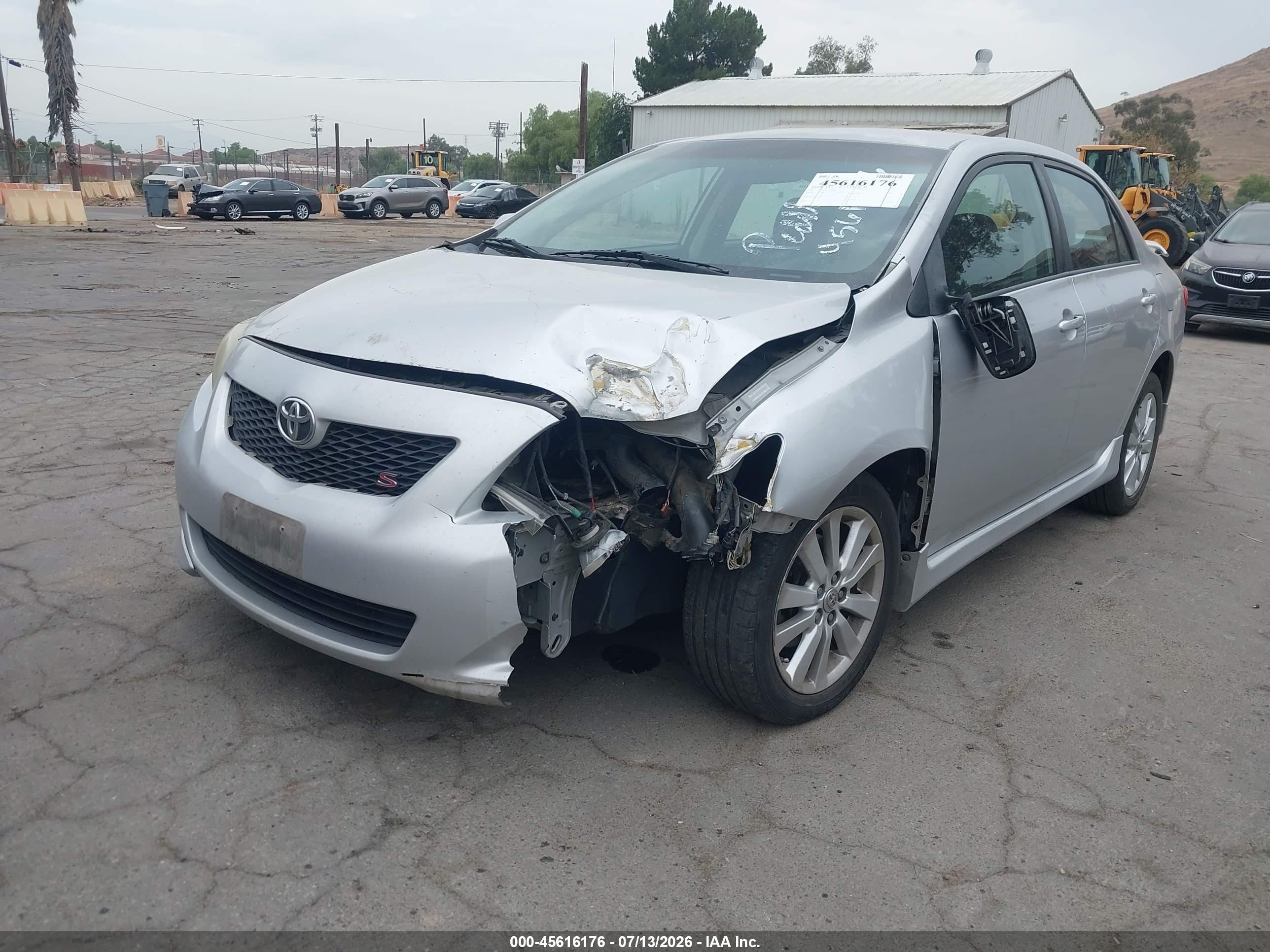 2010 Toyota Corolla S Серебряный vin: 1NXBU4EE7AZ246039