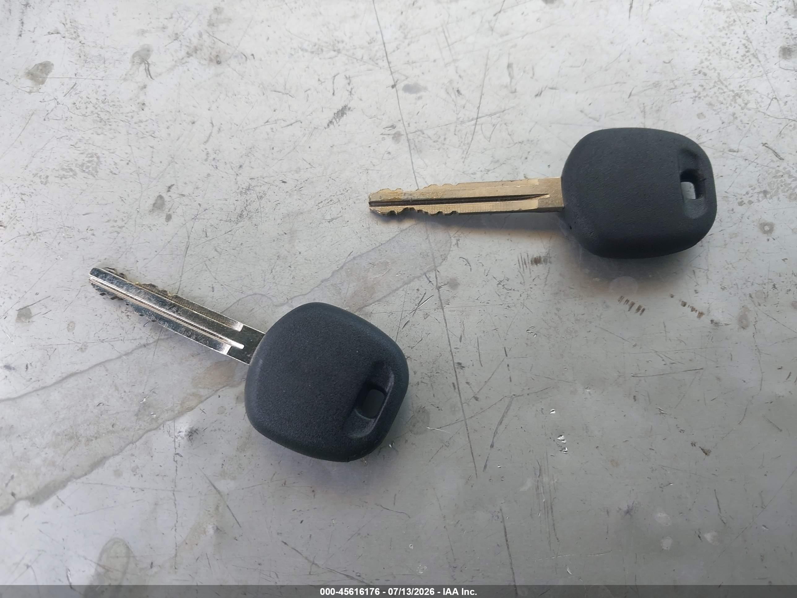 2010 Toyota Corolla S Серебряный vin: 1NXBU4EE7AZ246039