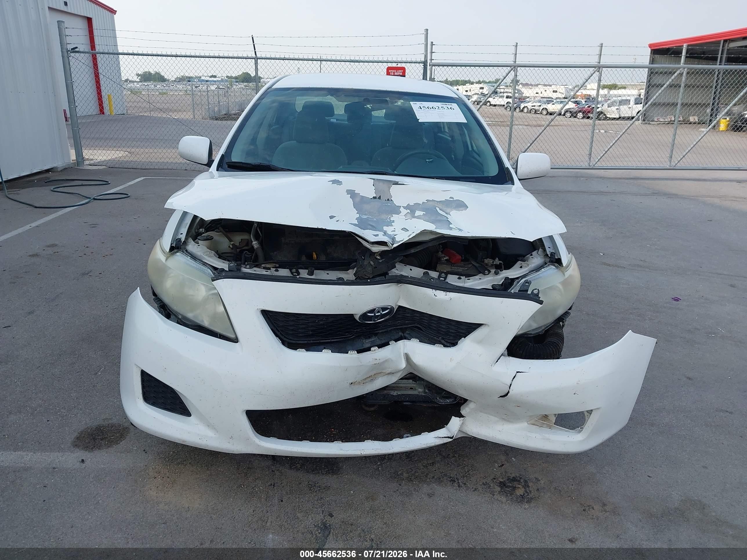 2010 Toyota Corolla Le White vin: 1NXBU4EE7AZ279705