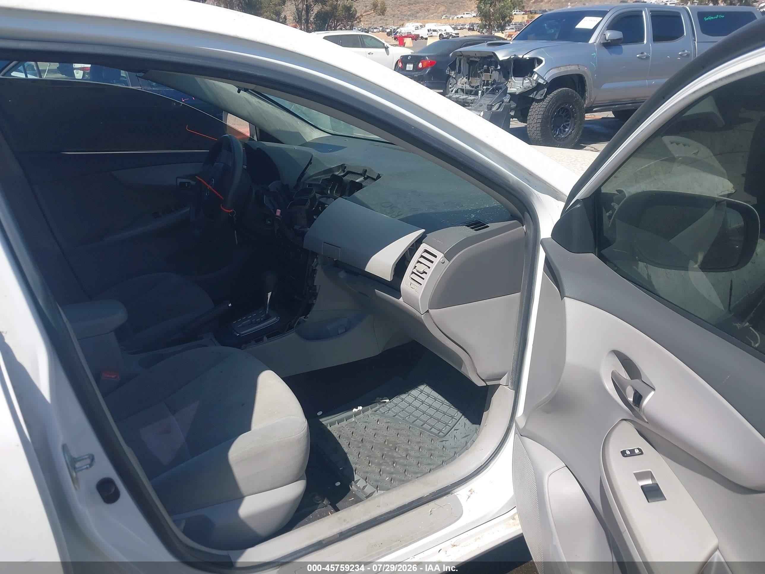 2010 Toyota Corolla Le Белый vin: 1NXBU4EE7AZ288730