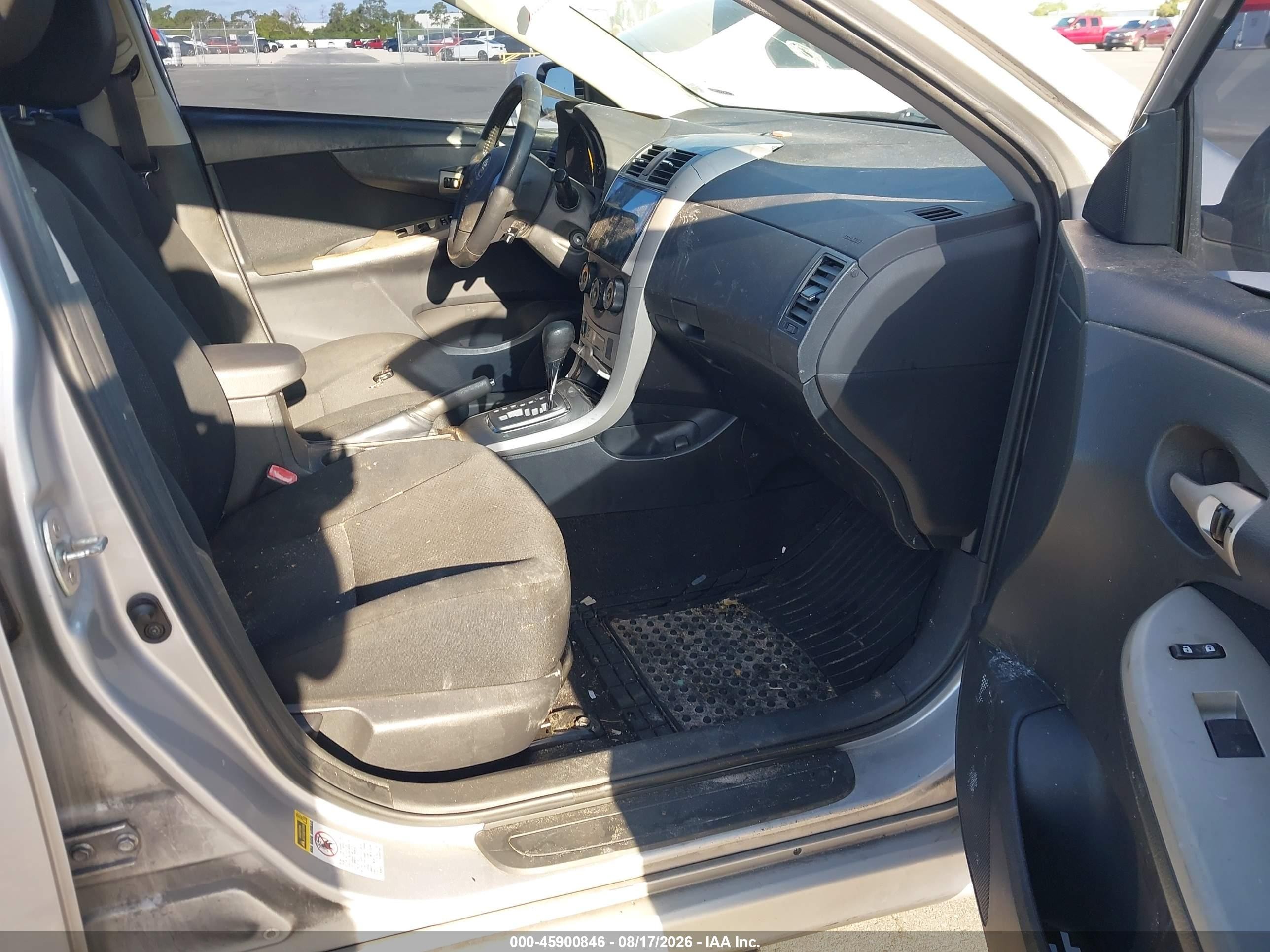2010 Toyota Corolla S Серебряный vin: 1NXBU4EE7AZ291823