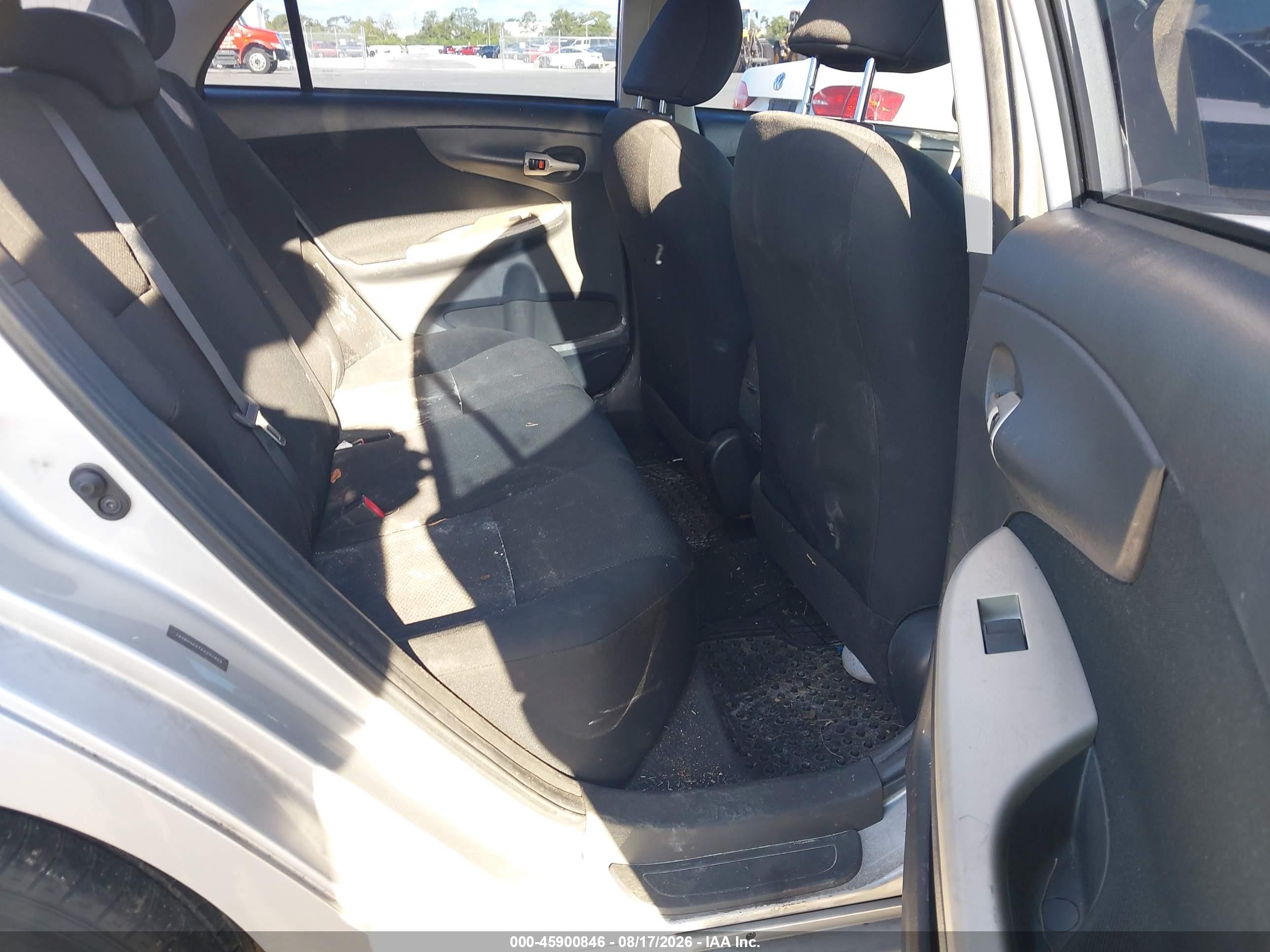 2010 Toyota Corolla S Серебряный vin: 1NXBU4EE7AZ291823